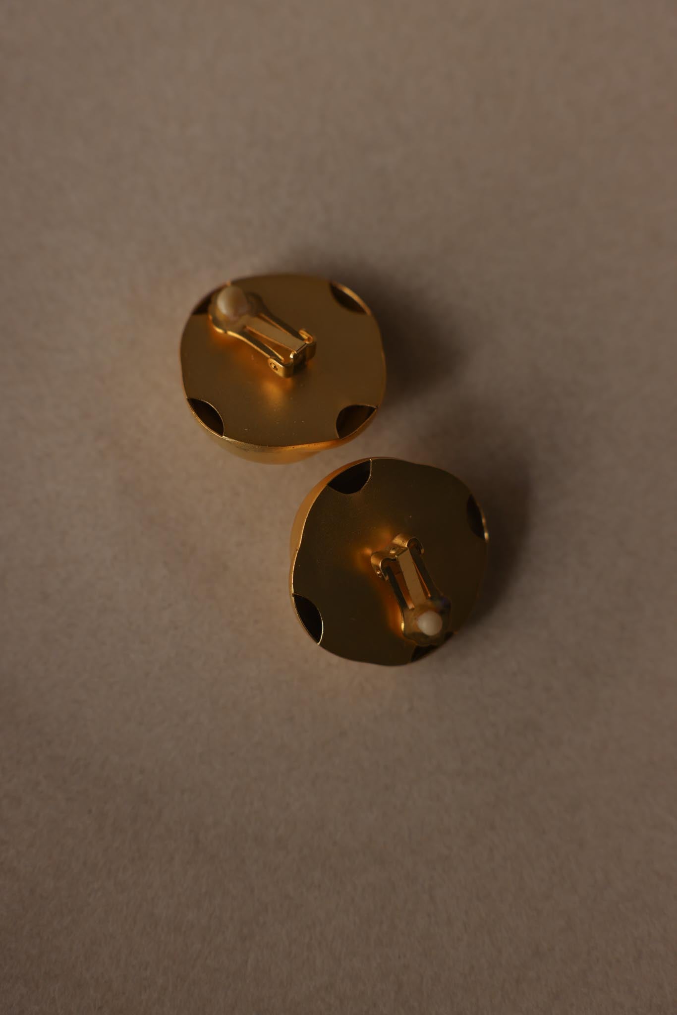 Matte Gold Swirl Clip-On Earrings|Vintage Baazaar 