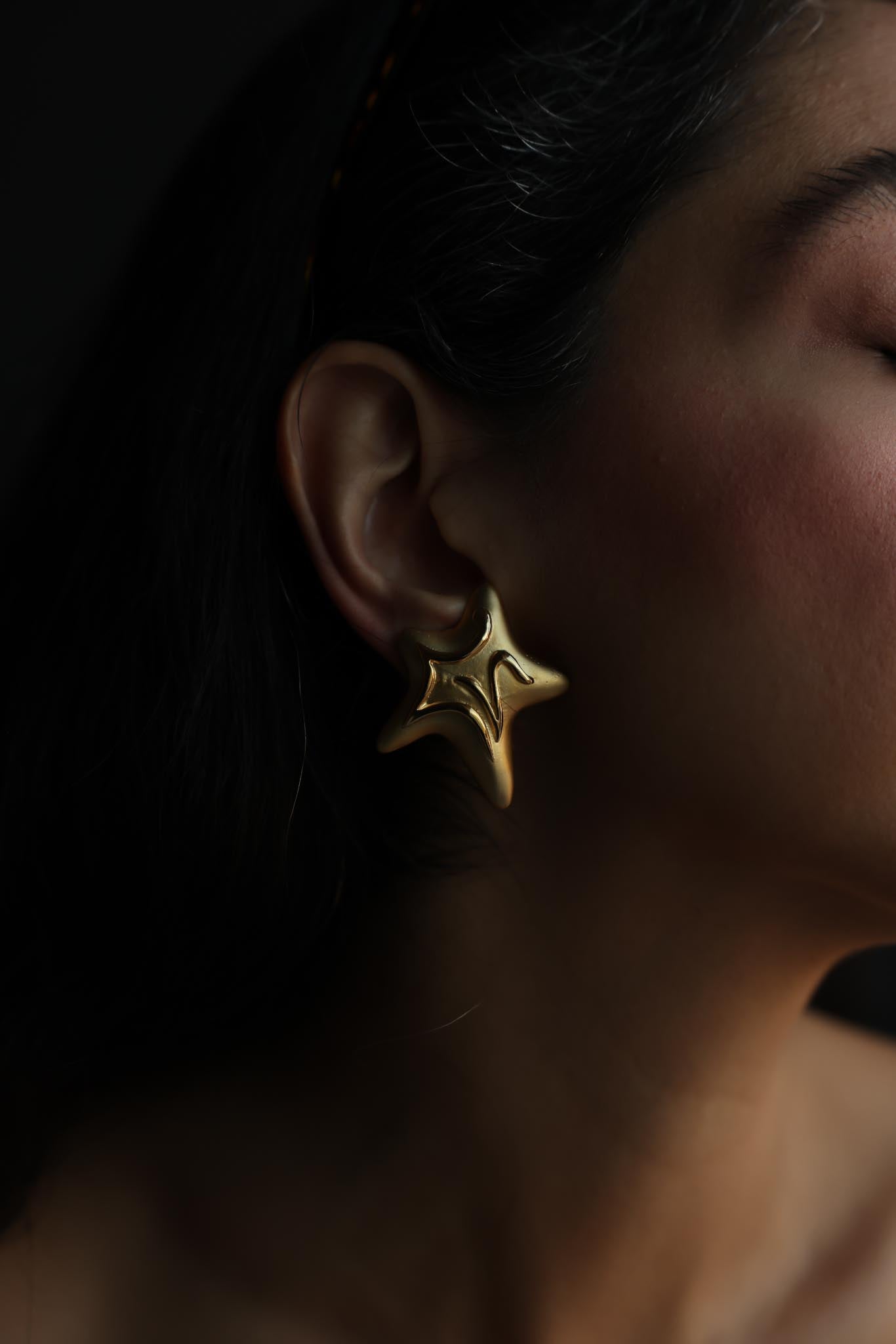 Matte Gold Star Clip-On Earrings|Vintage Baazaar 
