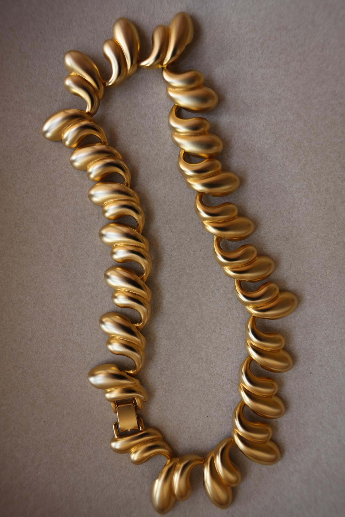 Matte Gold Sculptural Collar Necklace|Vintage Baazaar 