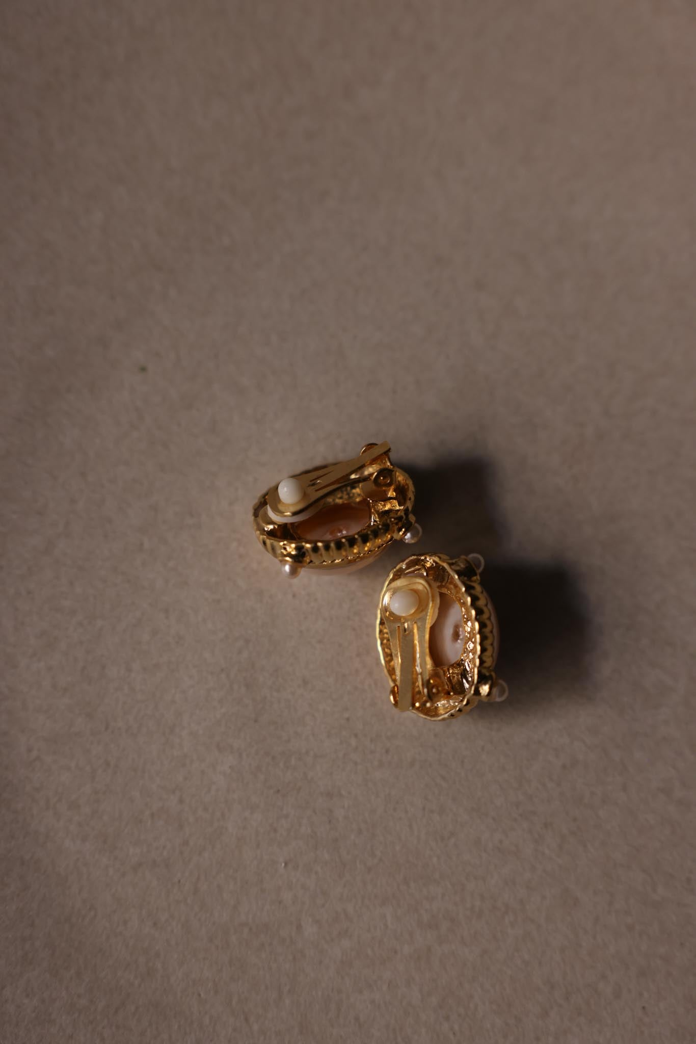 Gold-Tone Faux Pearl Oval Clip-On Earrings|Vintage Baazaar 