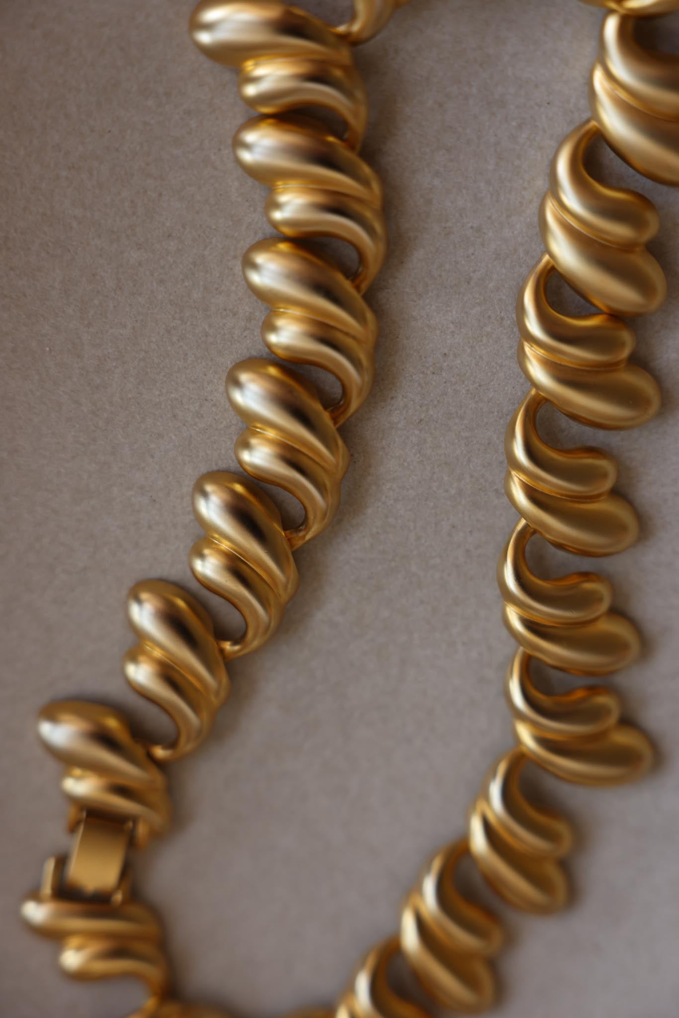 Matte Gold Sculptural Collar Necklace|Vintage Baazaar 