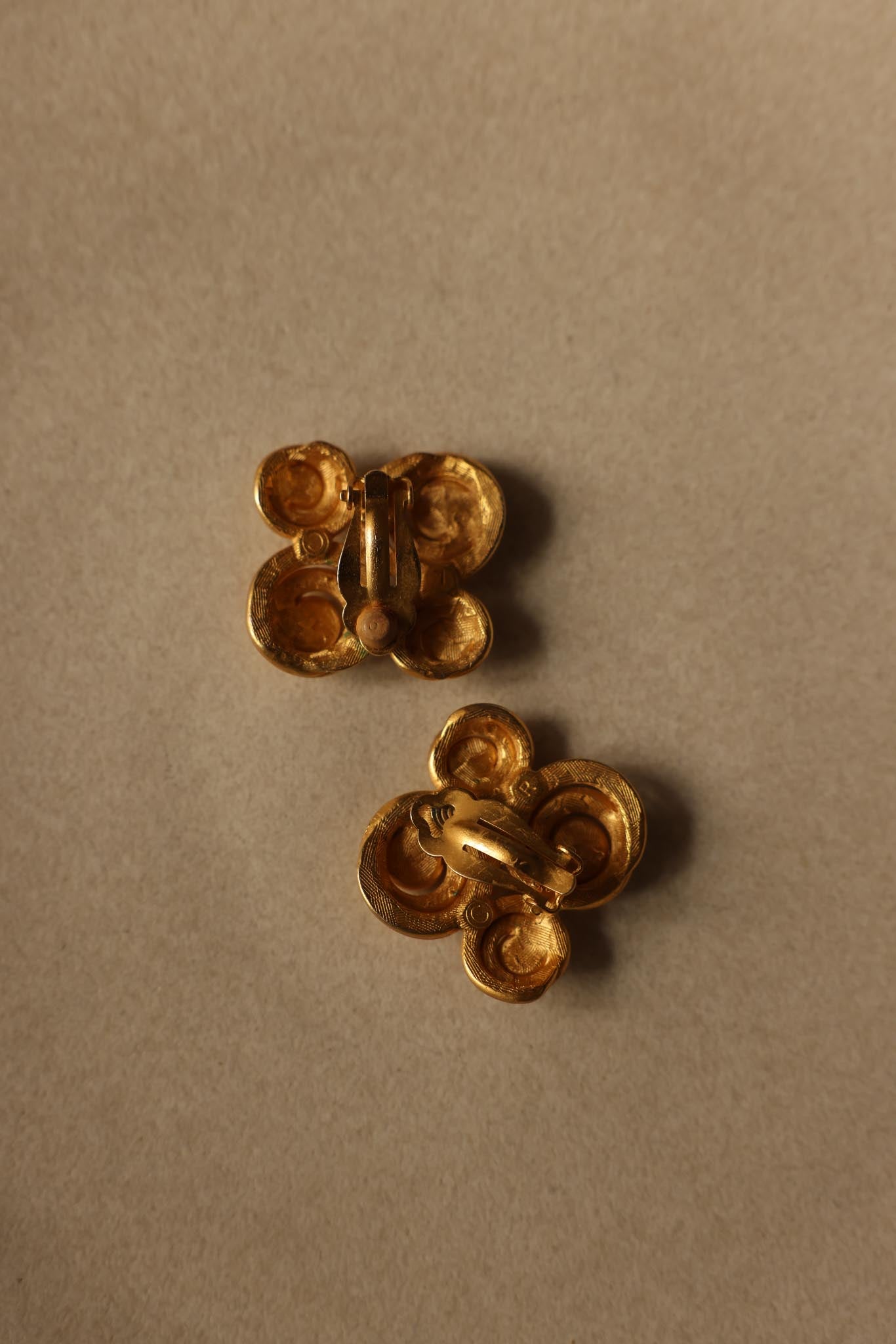 Gold-Filled Swirl Clip-On Earrings - 1980s|Vintage Baazaar 