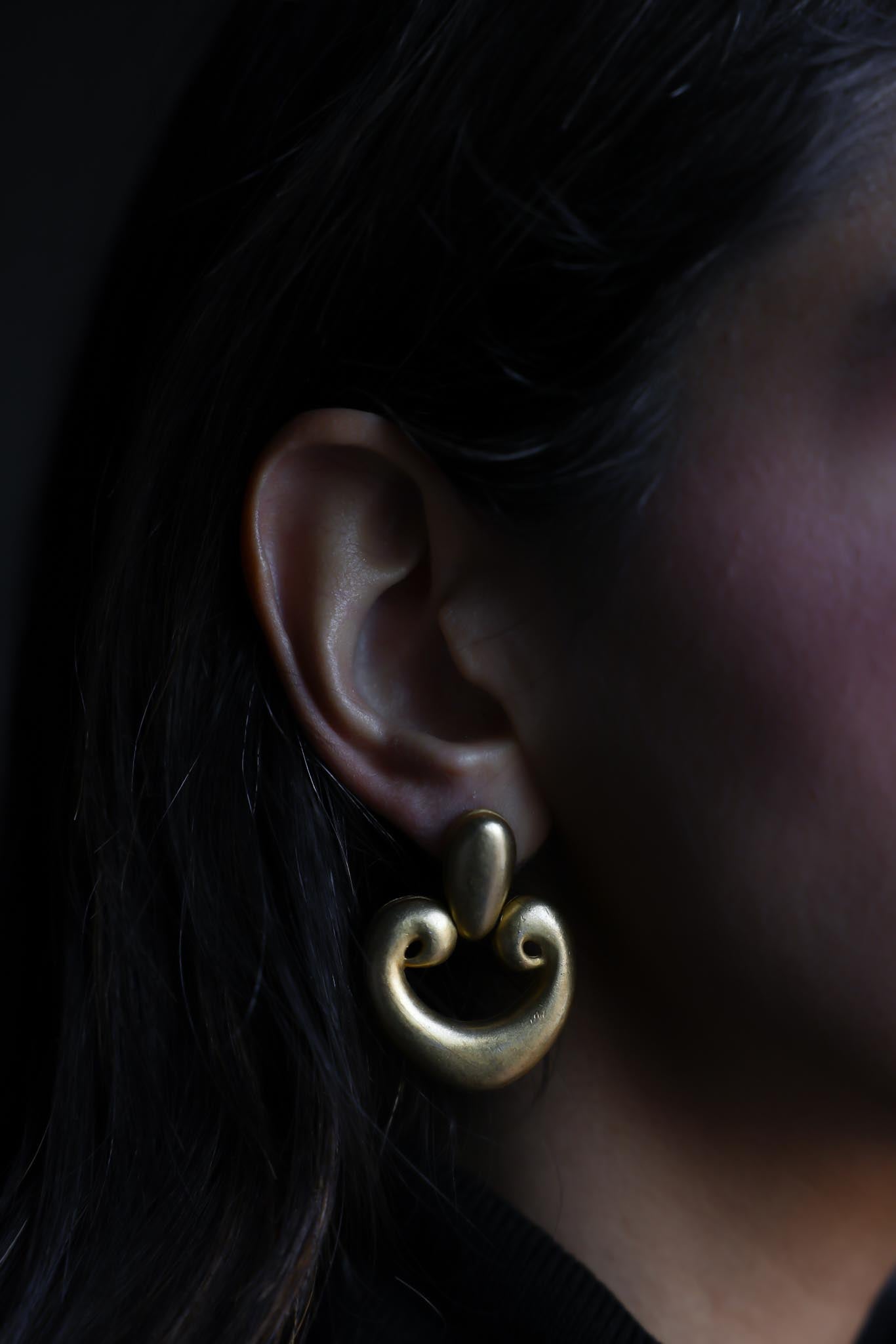 Golden Scroll Earrings|Vintage Baazaar 