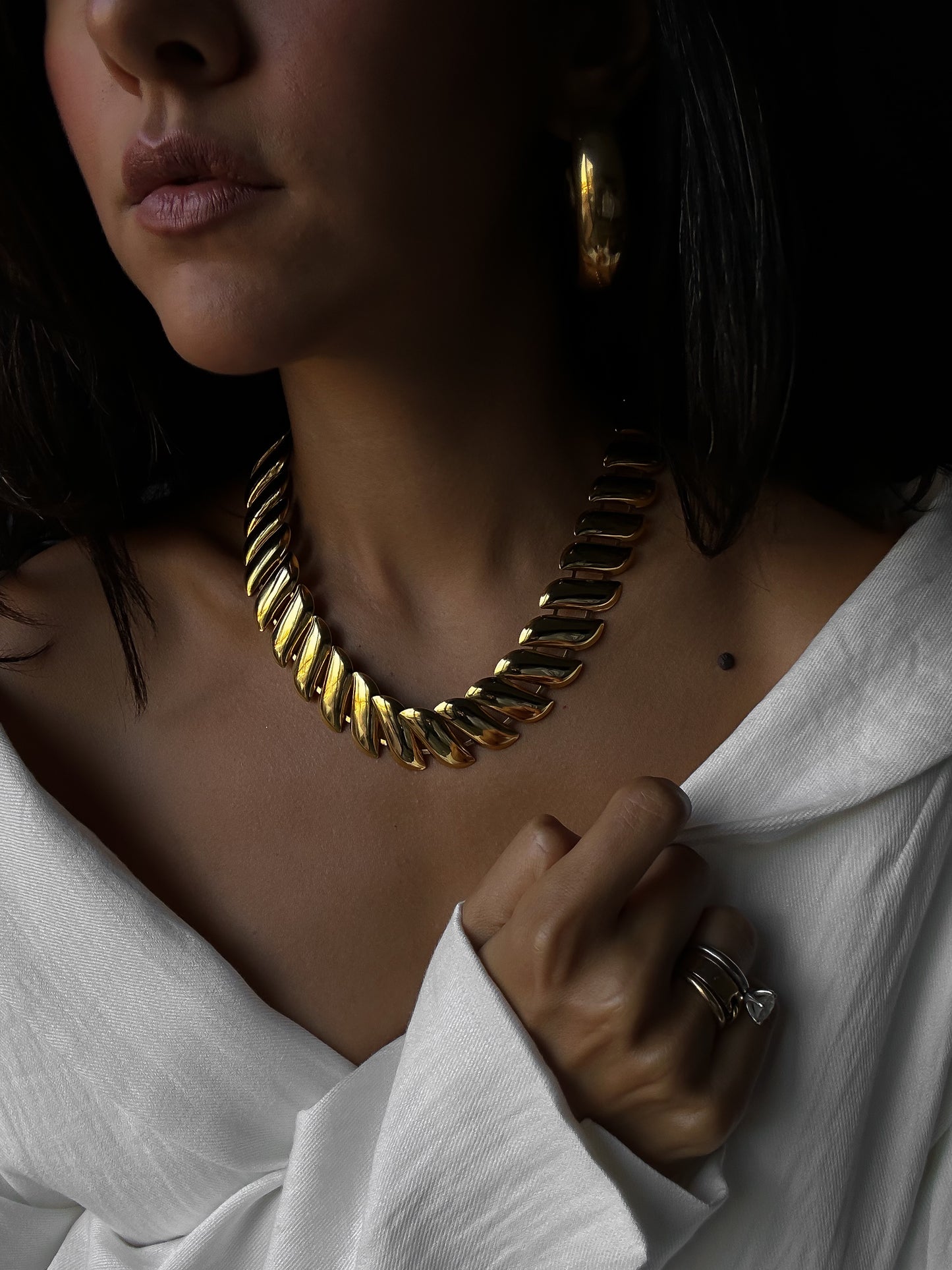 Golden Twist Collar Necklace|Vintage Baazaar 