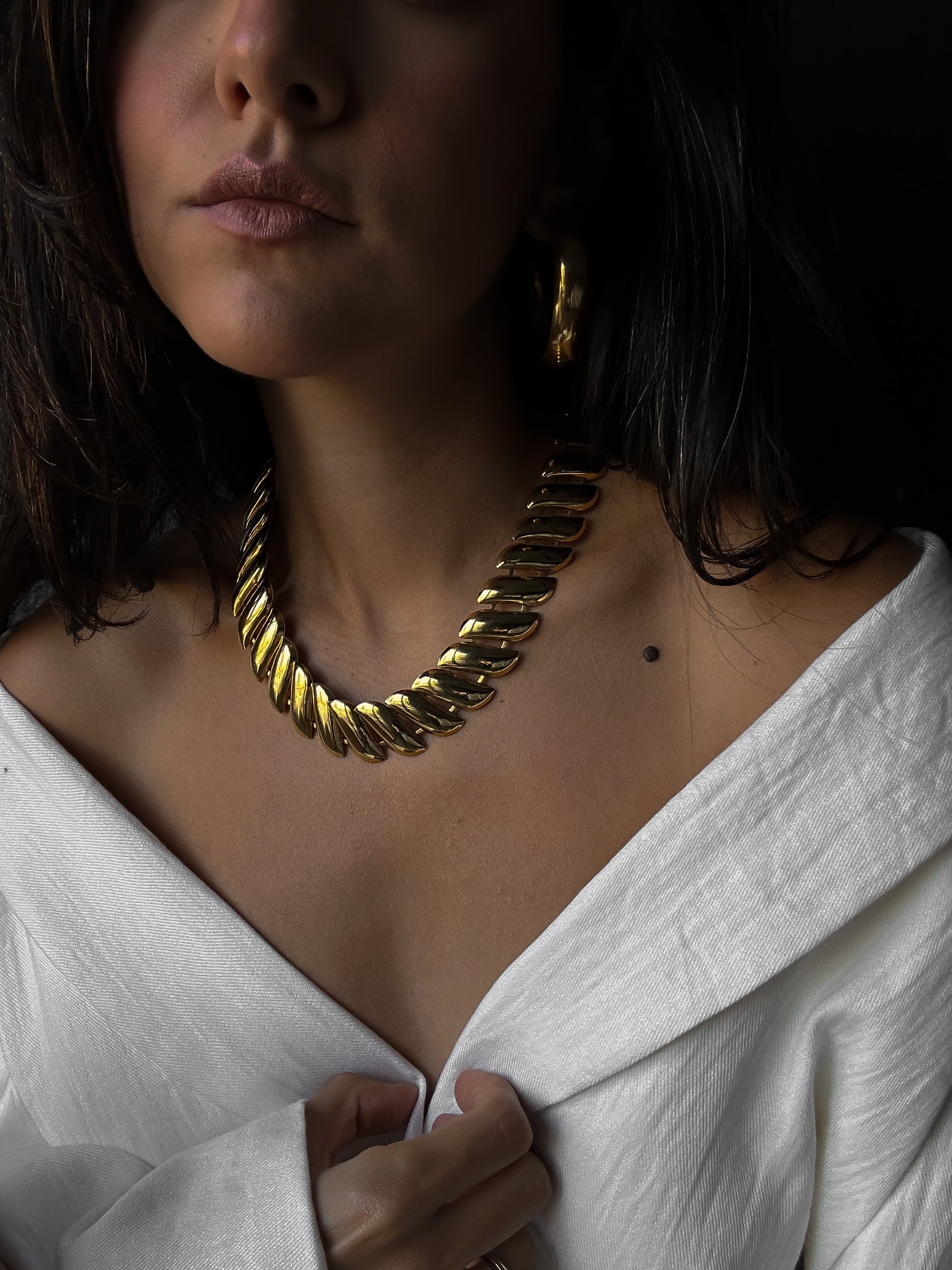 Golden Twist Collar Necklace|Vintage Baazaar 