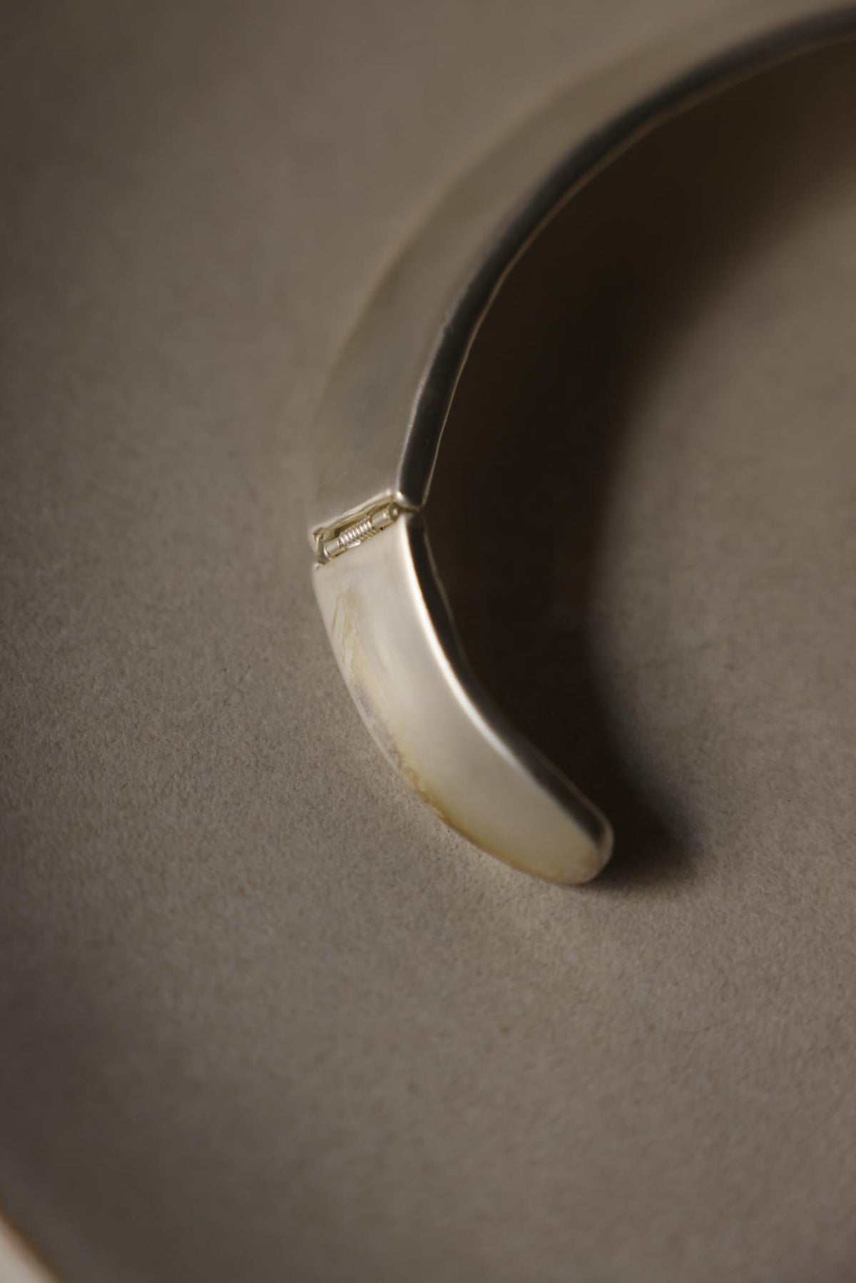 Silver Tone Hinged Collar Necklace