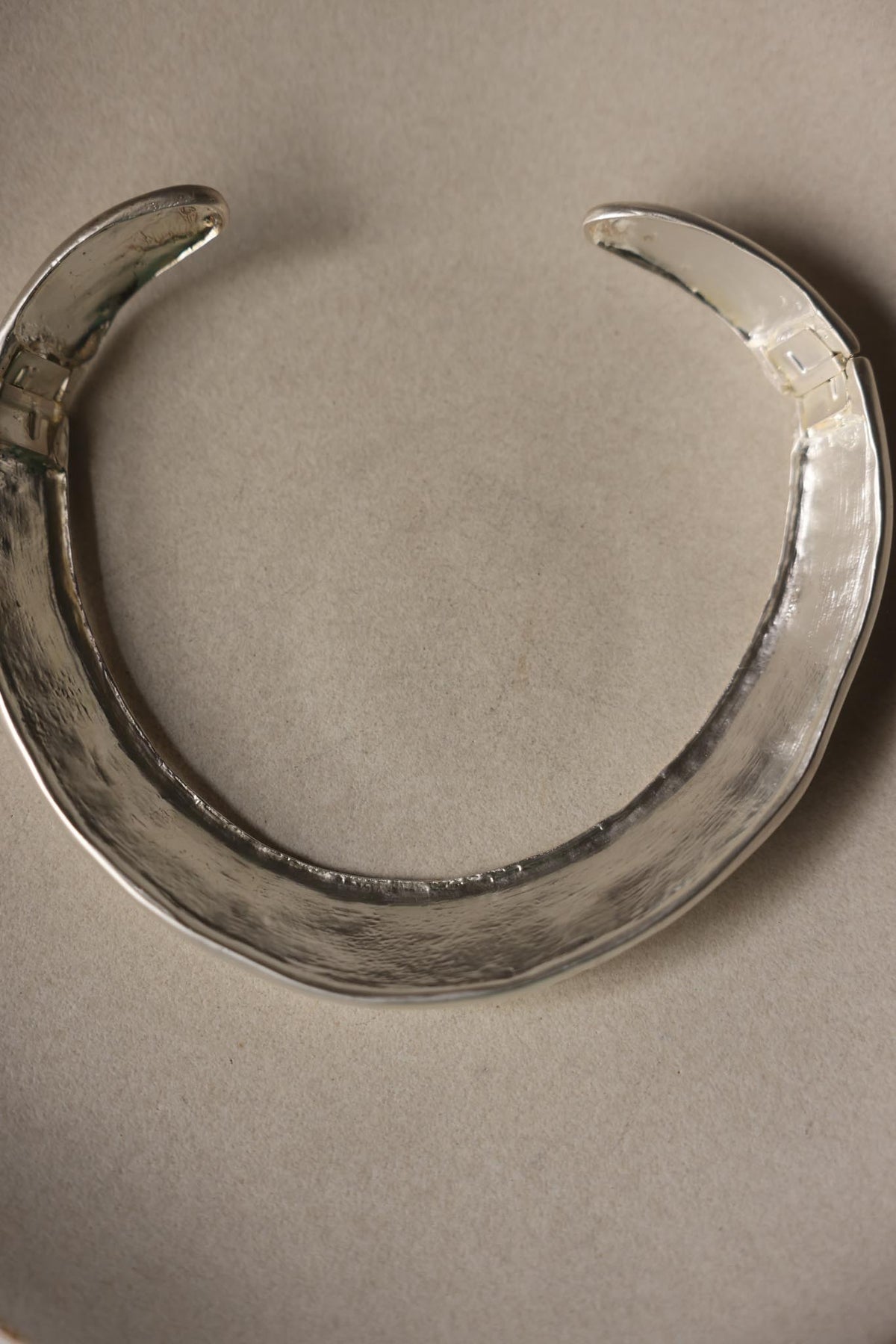 Silver Tone Hinged Collar Necklace