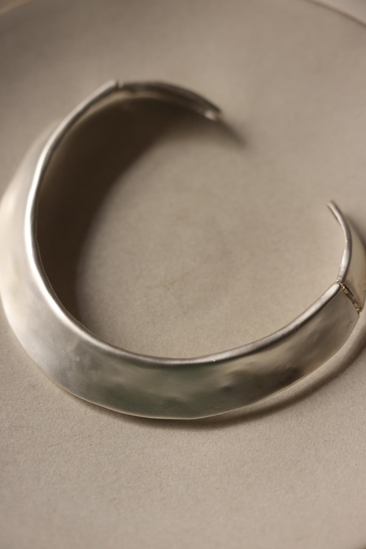 Silver Tone Hinged Collar Necklace