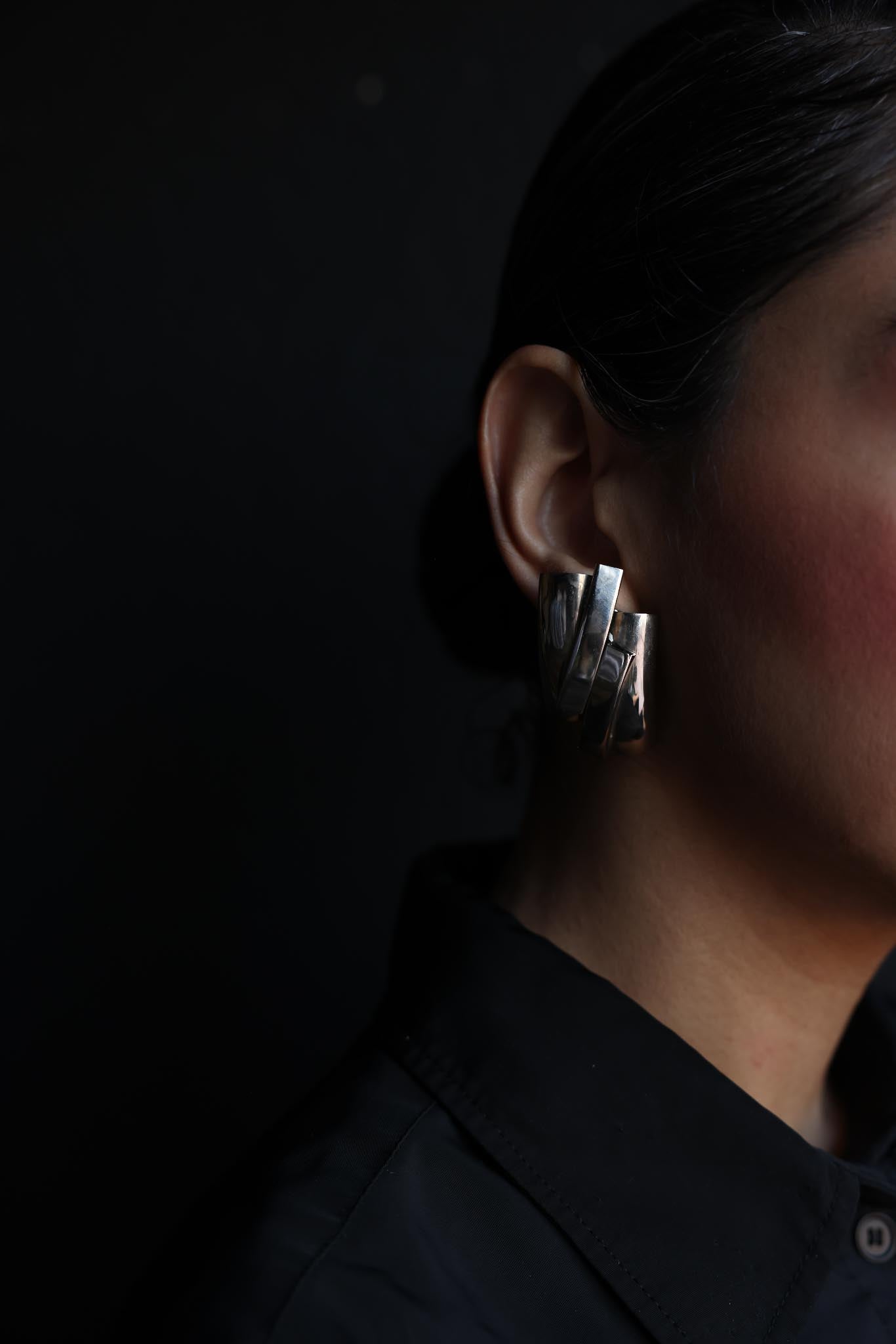 Silver-Toned Sculptural Clip-On Earrings|Vintage Baazaar 