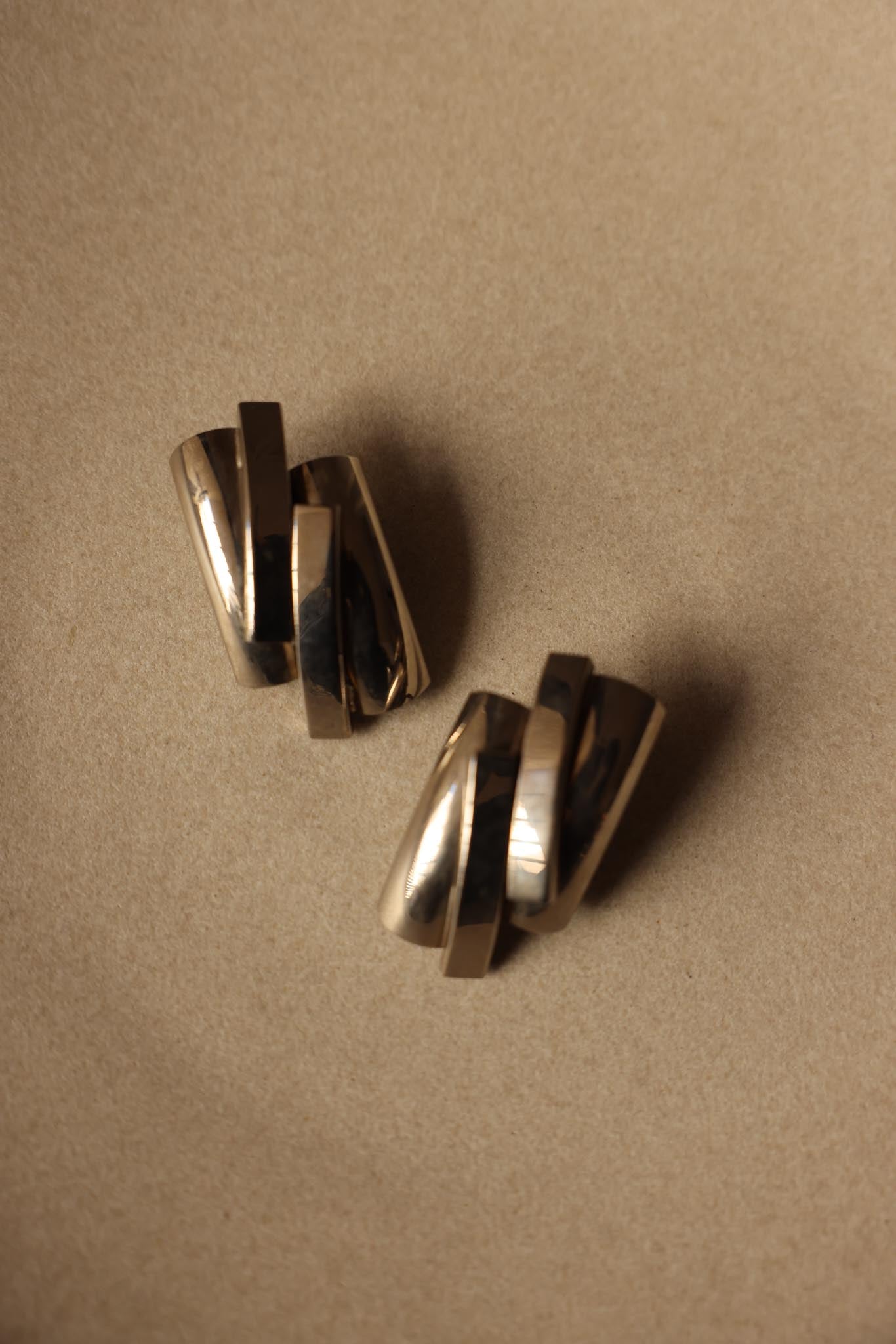 Silver-Toned Sculptural Clip-On Earrings|Vintage Baazaar 