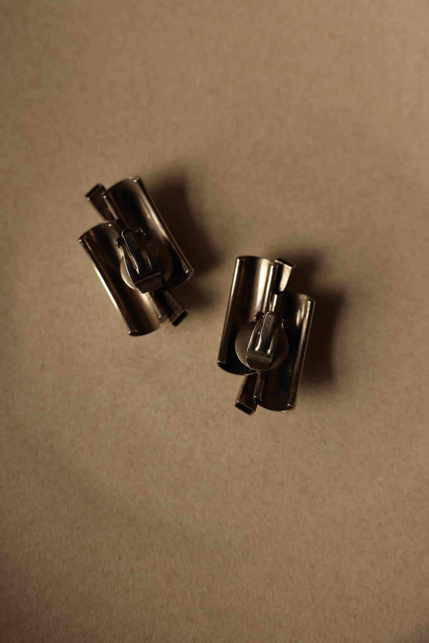 Silver-Toned Sculptural Clip-On Earrings|Vintage Baazaar 