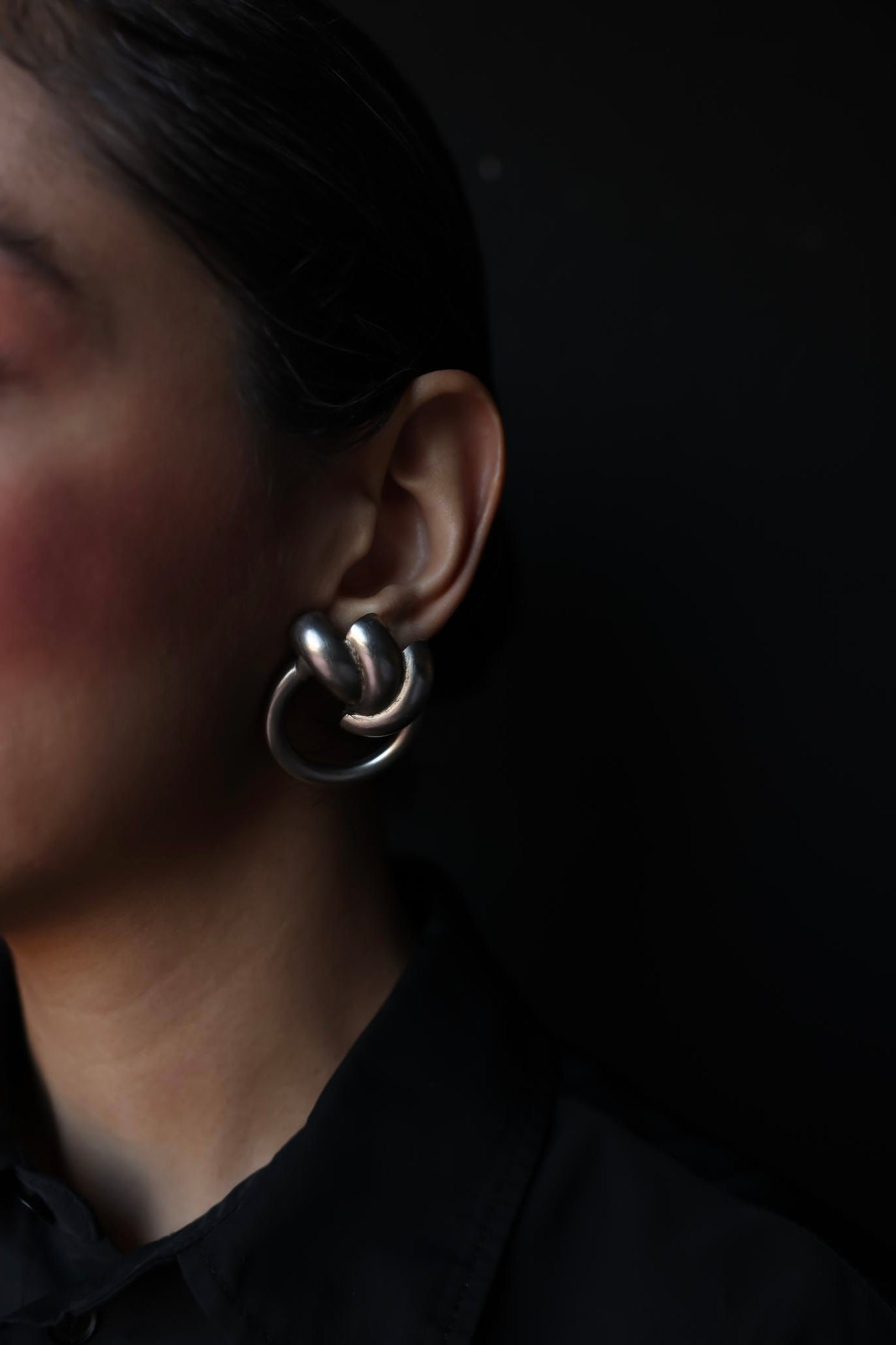 Silver-Toned Knot Hoop Screw-Back Earrings|Vintage Baazaar 