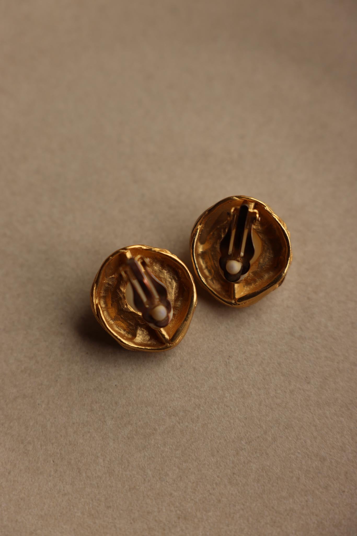 Faux Pearl Nest Clip-On Earrings|Vintage Baazaar 