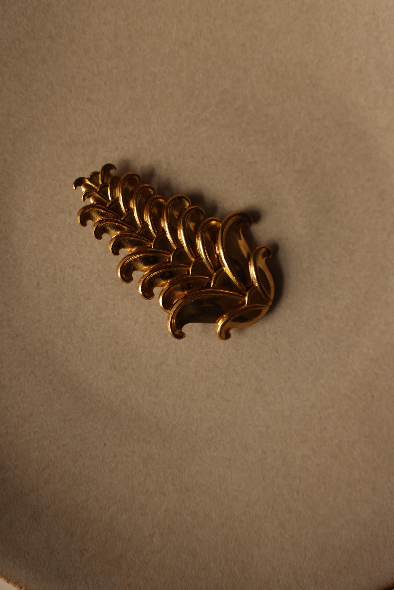 Gold-Toned Leaf Scroll Brooch|Vintage Baazaar 