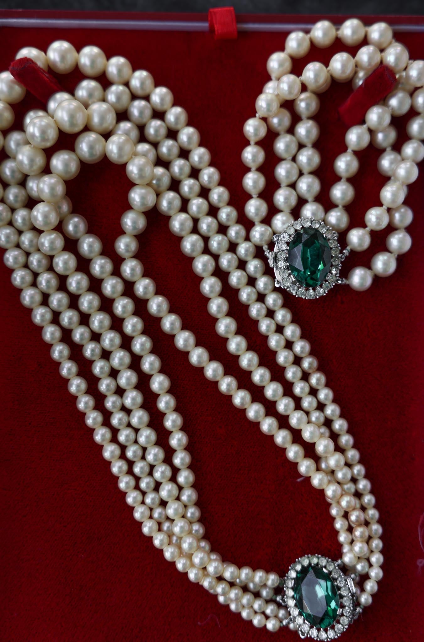 Trifari Emerald Grace  Pearl Jewelry set|Vintage Baazaar 