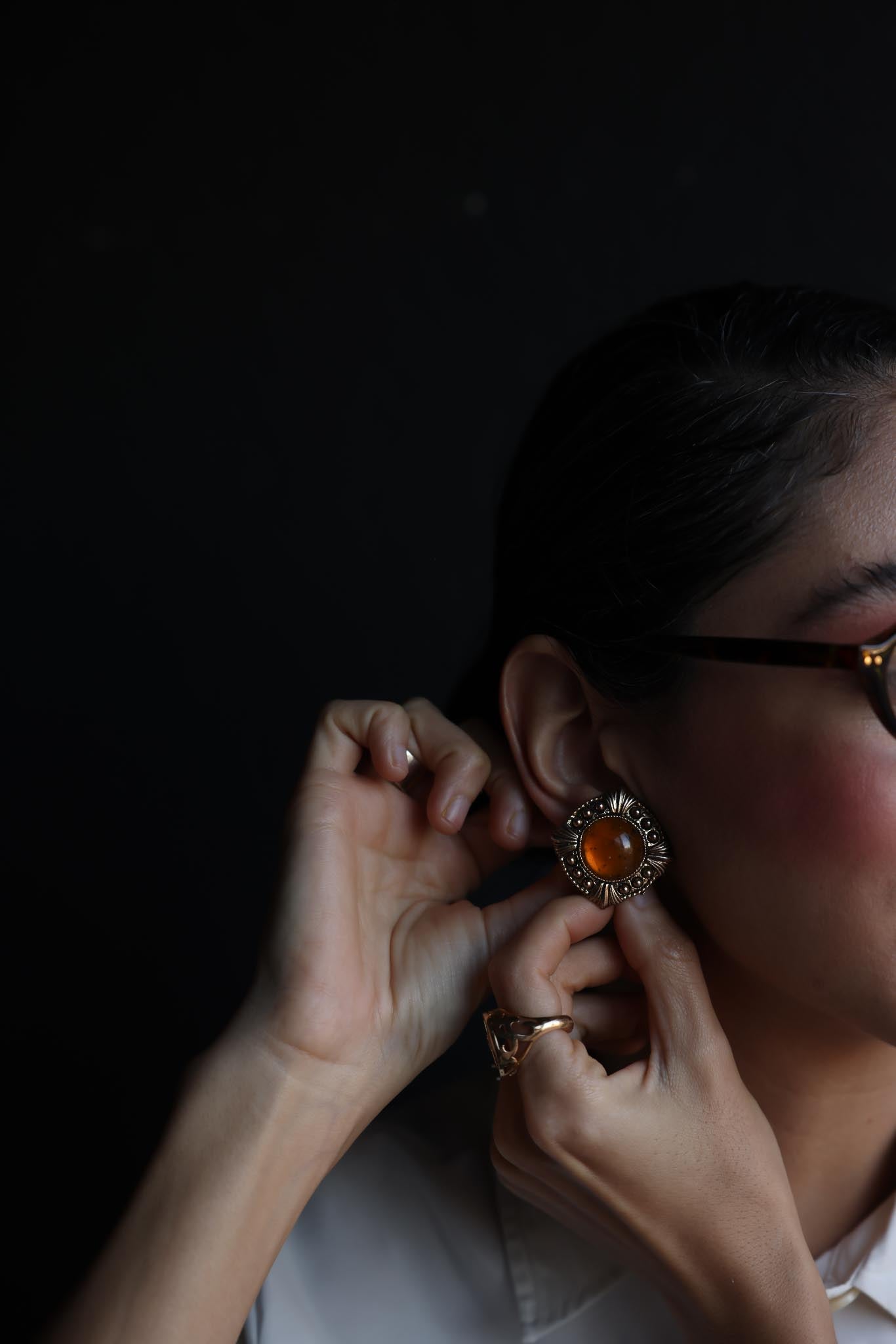 Clip-On Earrings Amber Glow|Vintage Baazaar 