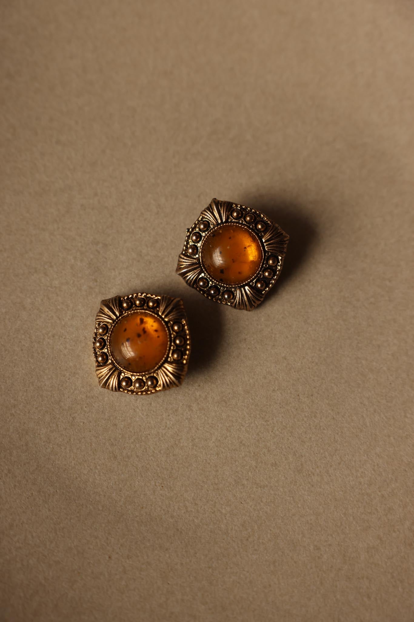 Clip-On Earrings Amber Glow|Vintage Baazaar 
