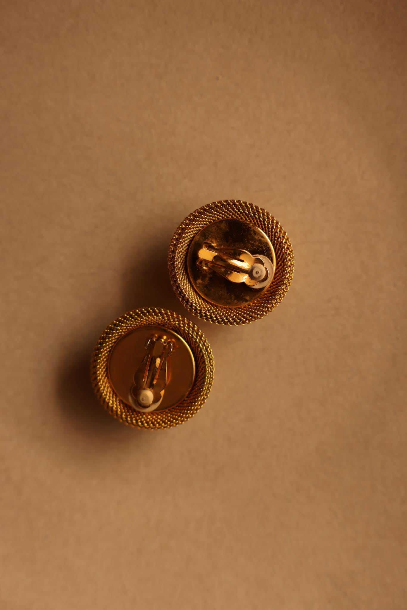 Gold Mesh Clip-On Earrings with Faux Pearl Center|Vintage Baazaar 