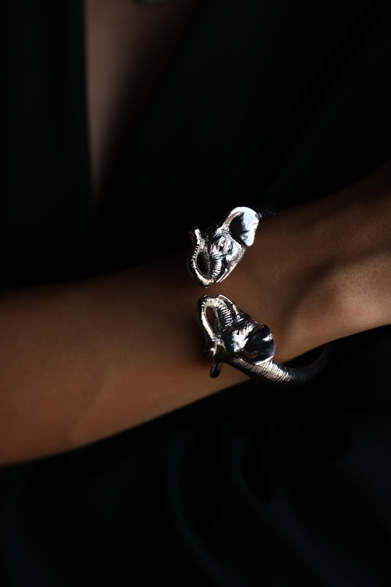 Silver-Tone Hinged Elephant Bracelet|Vintage Baazaar 