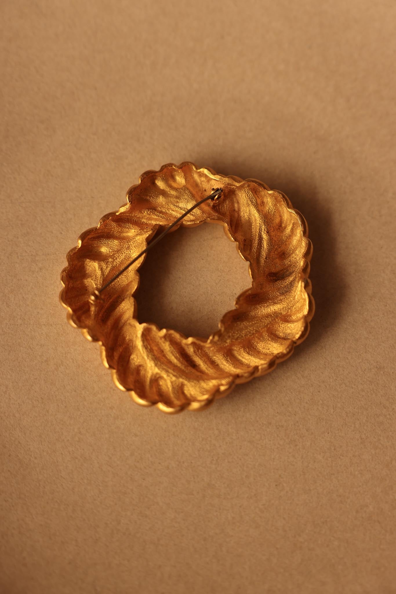 Matte Gold Chunky Twisted Circle Brooch|Vintage Baazaar 
