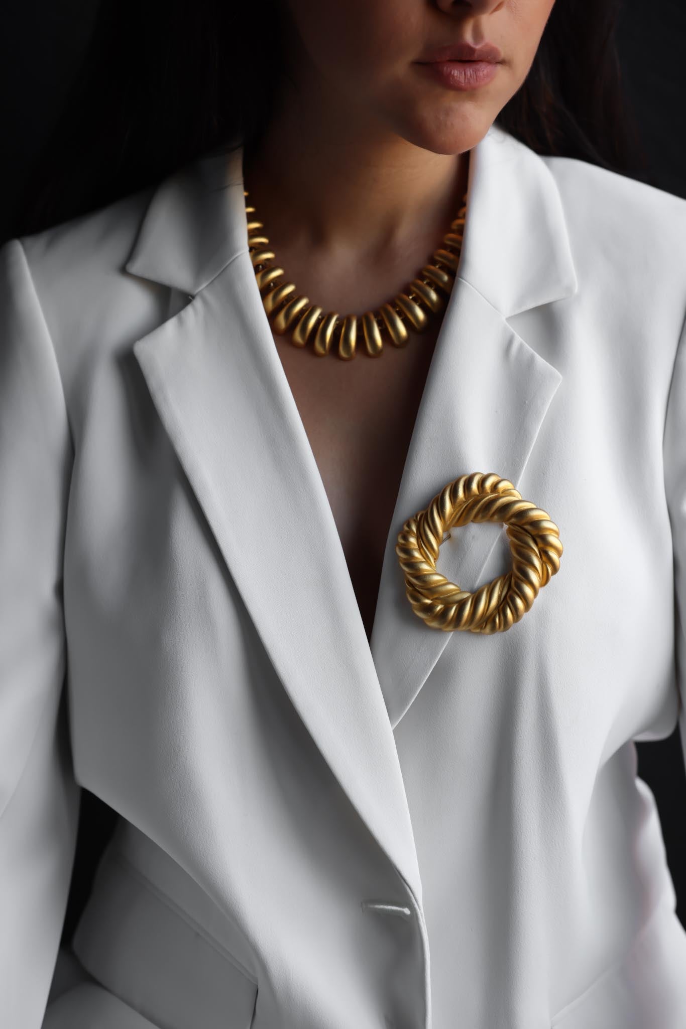Matte Gold Chunky Twisted Circle Brooch|Vintage Baazaar 