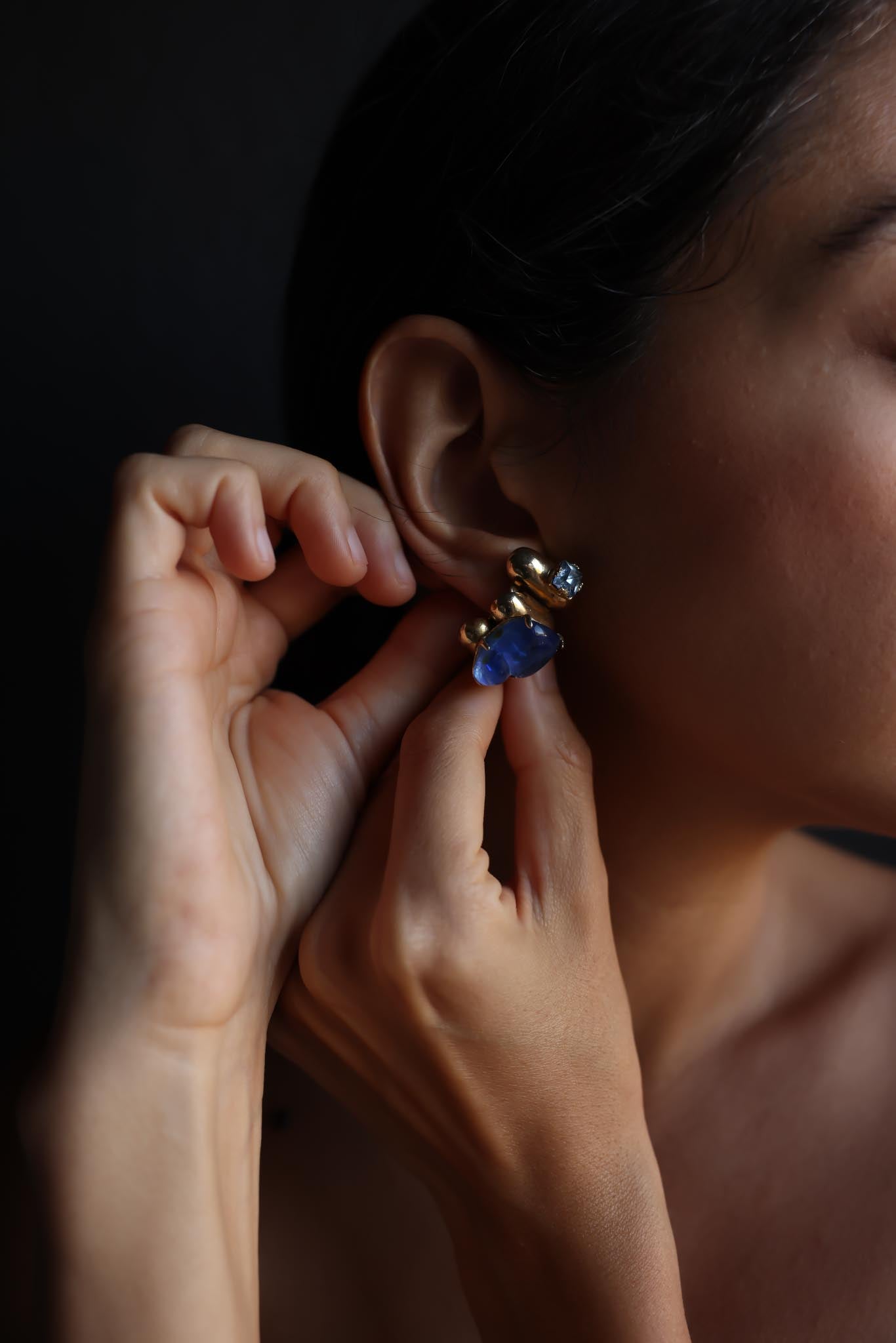 Gold-Toned Screw-Back Earrings with Blue Glass Cabochons|Vintage Baazaar 