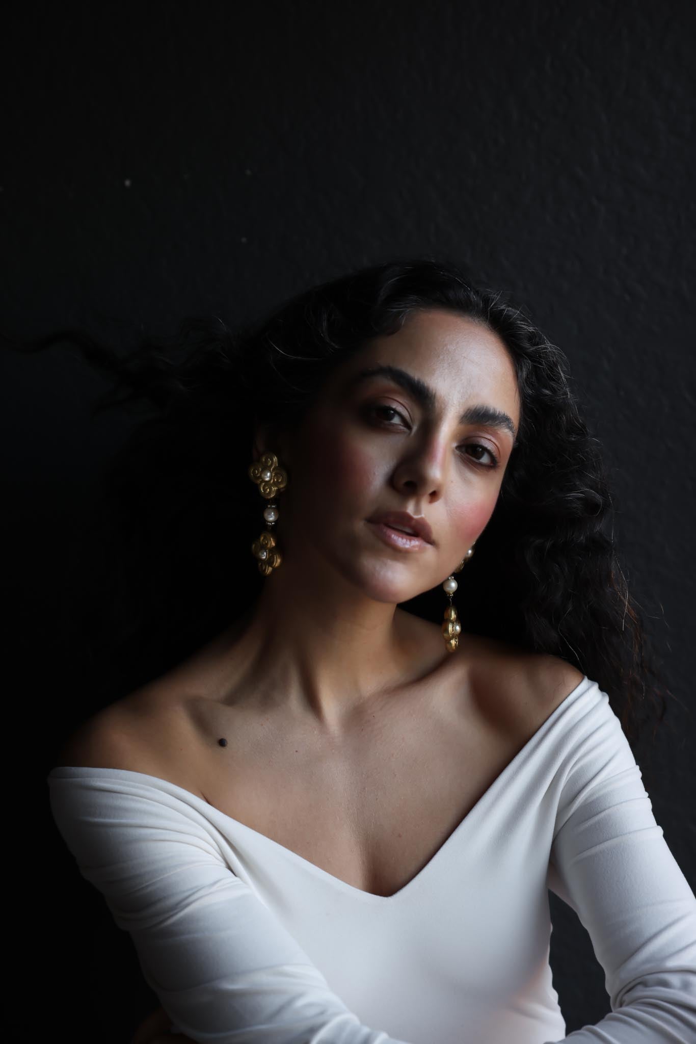 Gold-Tone Faux Pearl Dangle Clip-On Earrings|Vintage Baazaar 