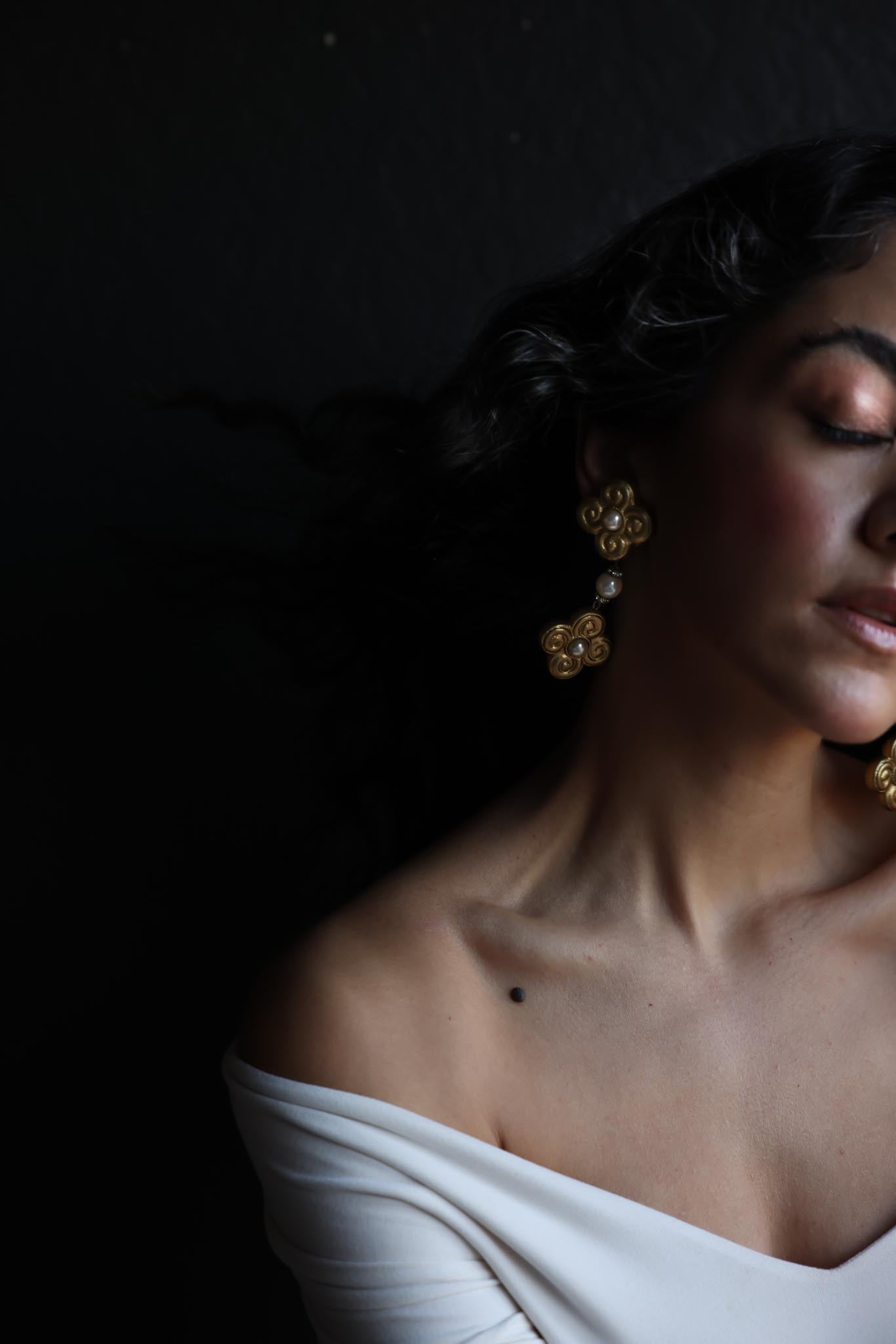 Gold-Tone Faux Pearl Dangle Clip-On Earrings|Vintage Baazaar 