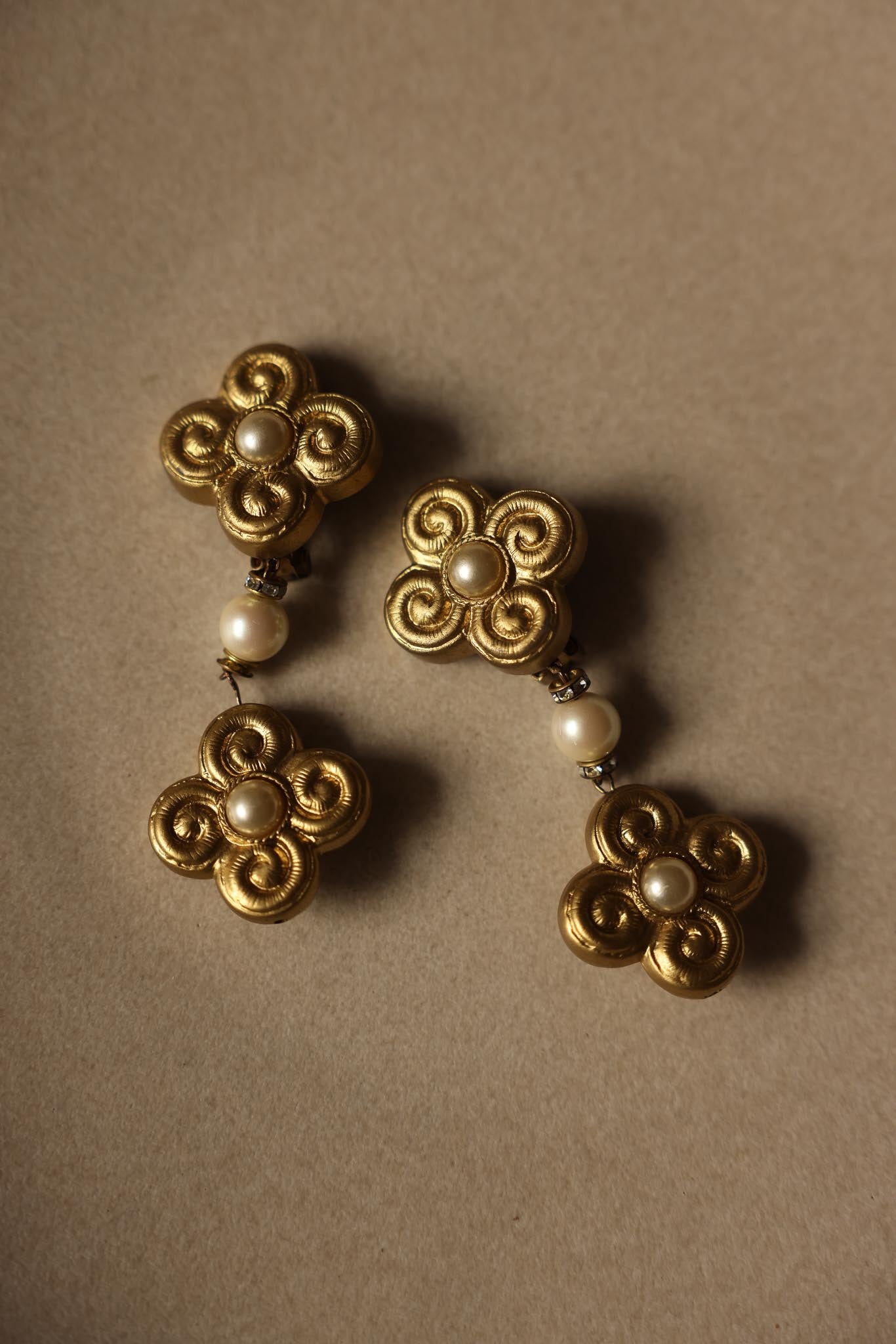 Gold-Tone Faux Pearl Dangle Clip-On Earrings|Vintage Baazaar 