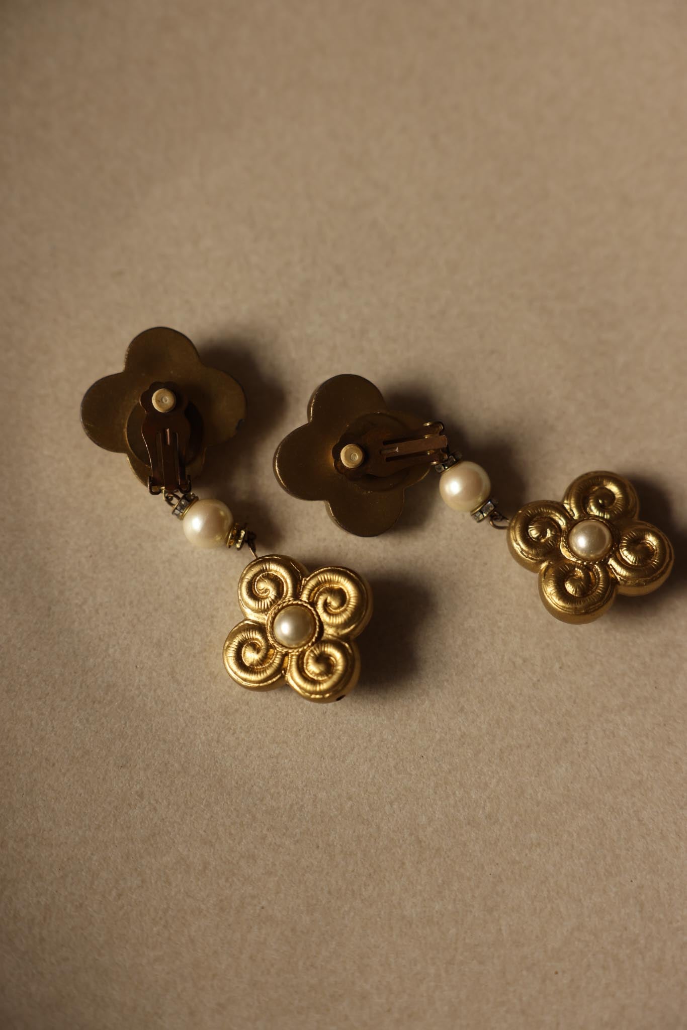 Gold-Tone Faux Pearl Dangle Clip-On Earrings|Vintage Baazaar 