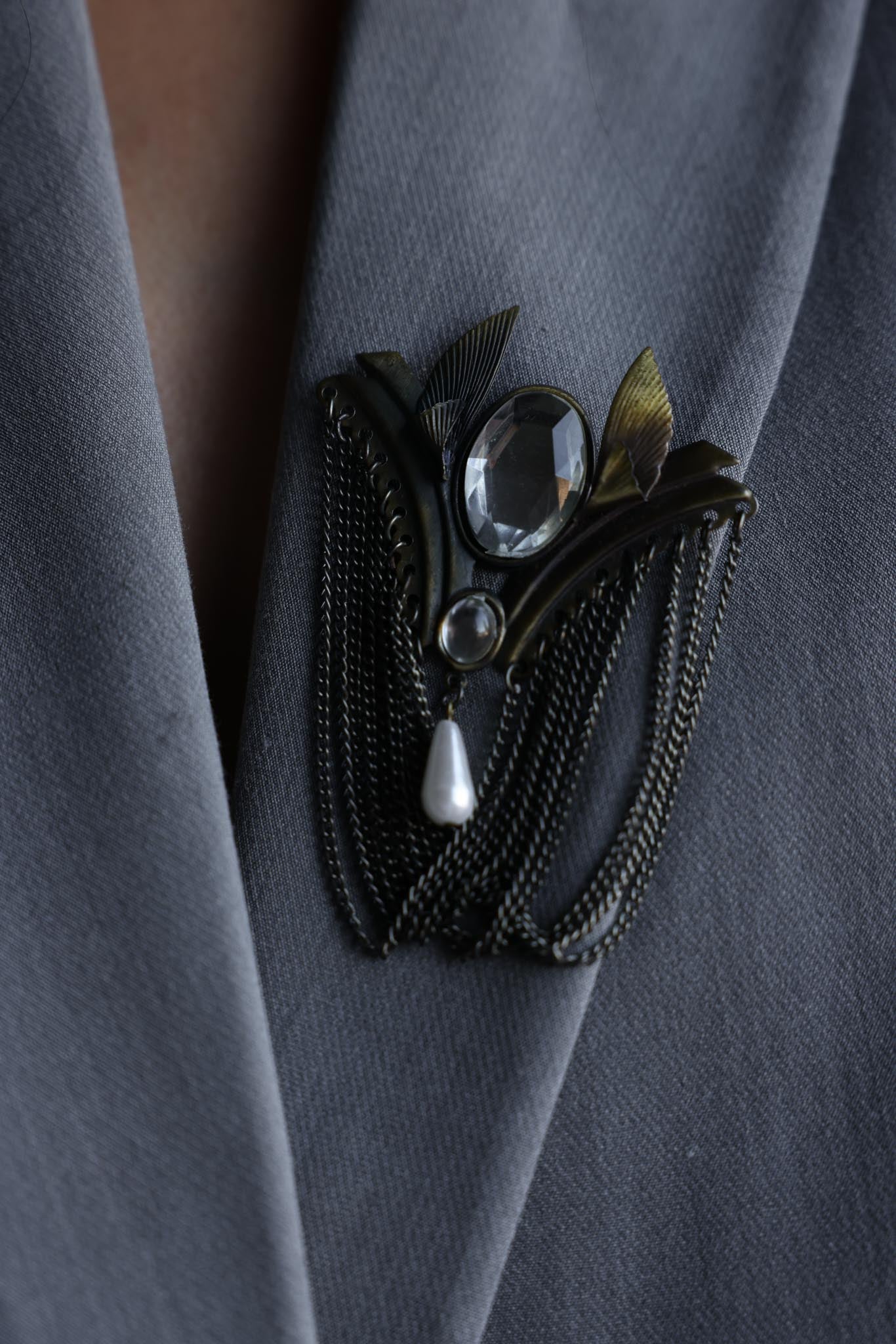 Chain Drape Brooch with Pearl Accent