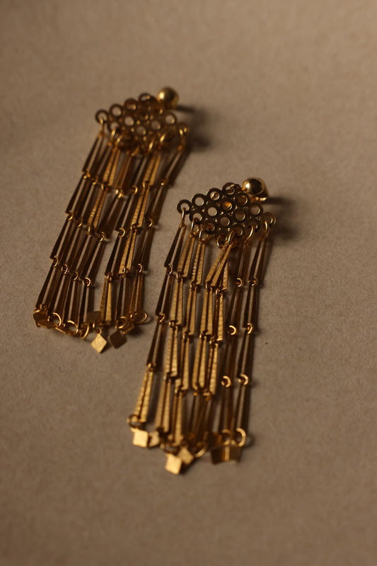 Gold-Tone Statement Chandelier Clip-On Earrings – 1980s