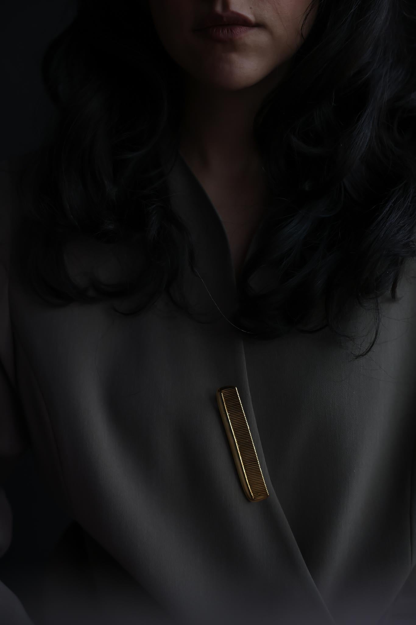 Gold-Tone Ribbed Bar Hair Comb