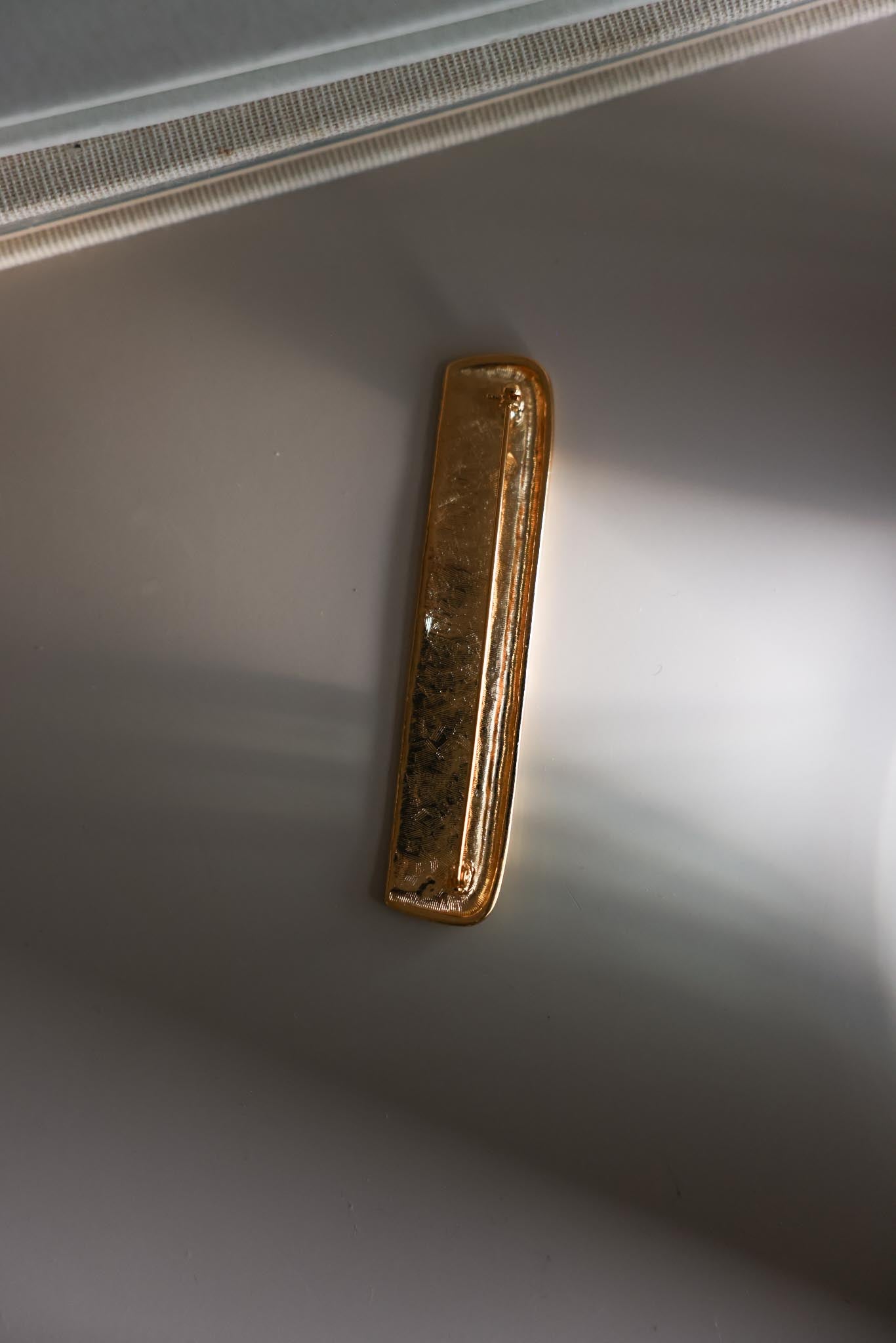 Gold-Tone Ribbed Bar Hair Comb