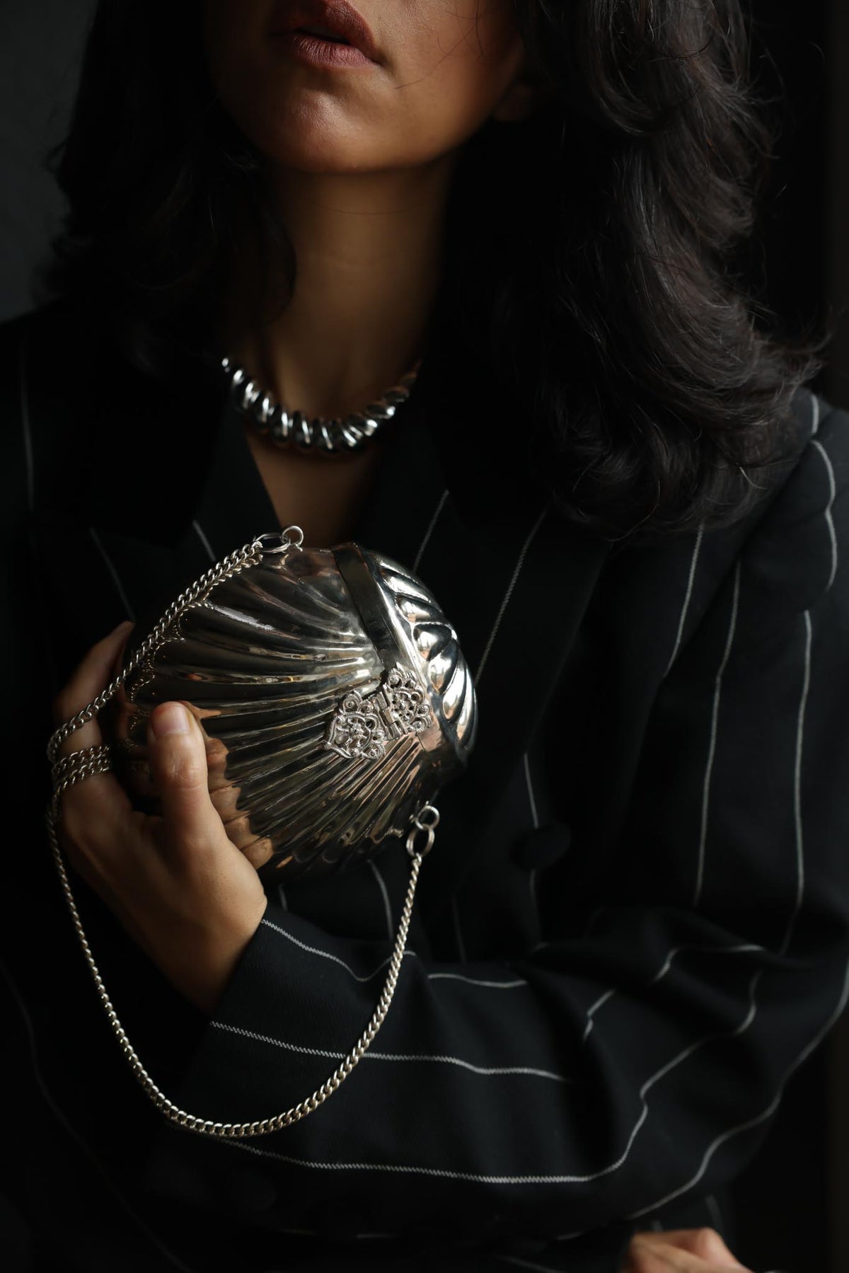 1920s Silver Tone Clamshell Clutch