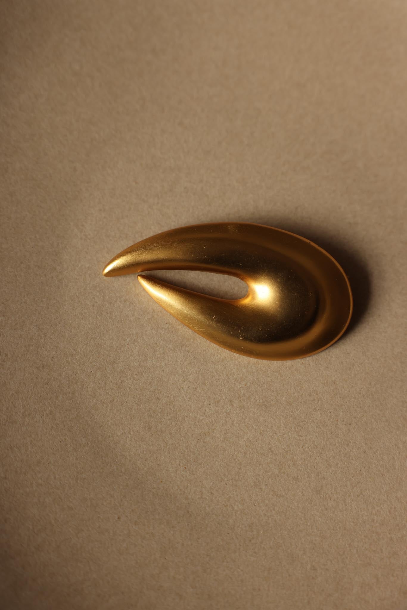 Brushed Gold Abstract Brooch - 1980s|Vintage Baazaar 