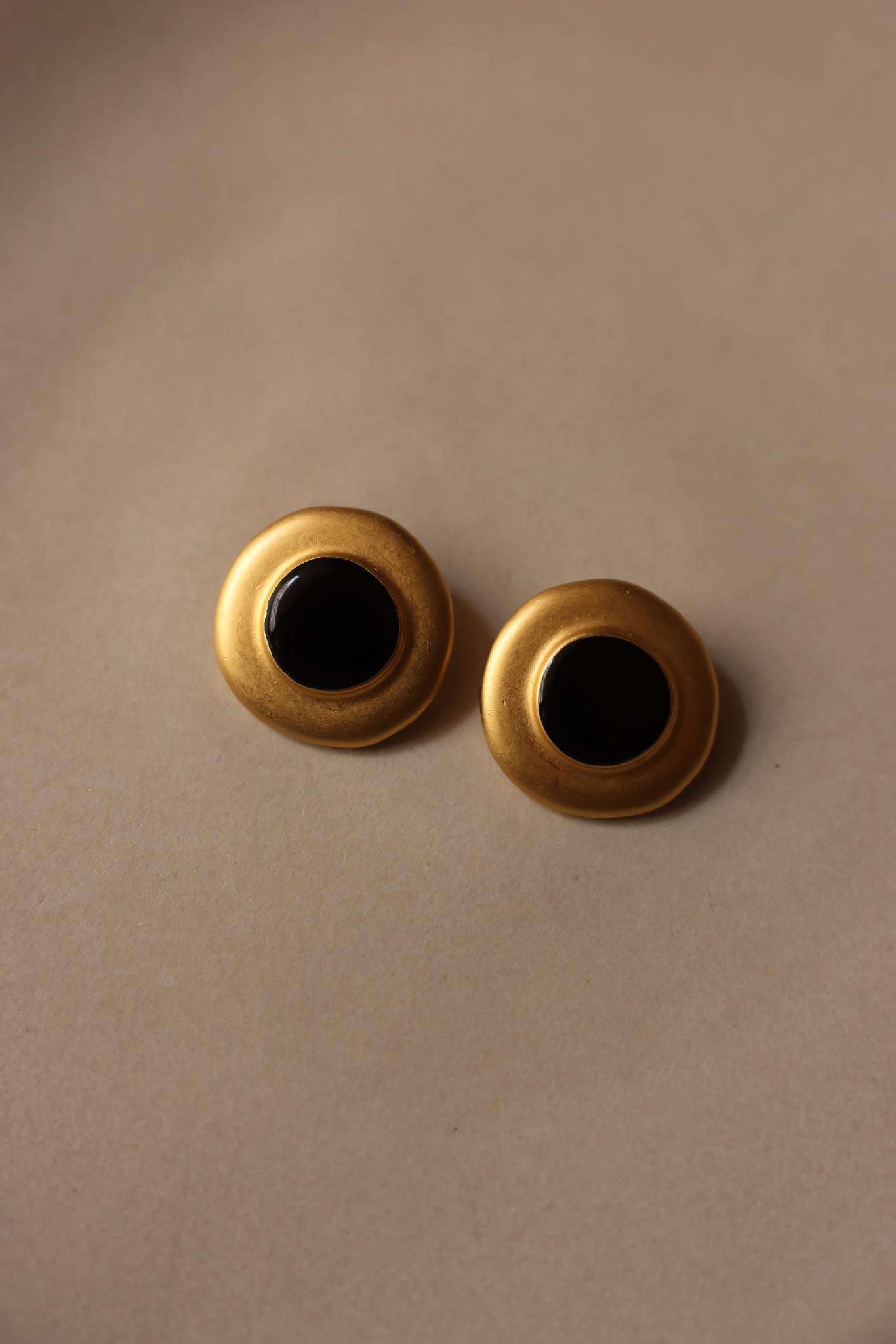 Erwin Pearl Matte Gold and Black Enamel Clip-On Earrings|Vintage Baazaar 