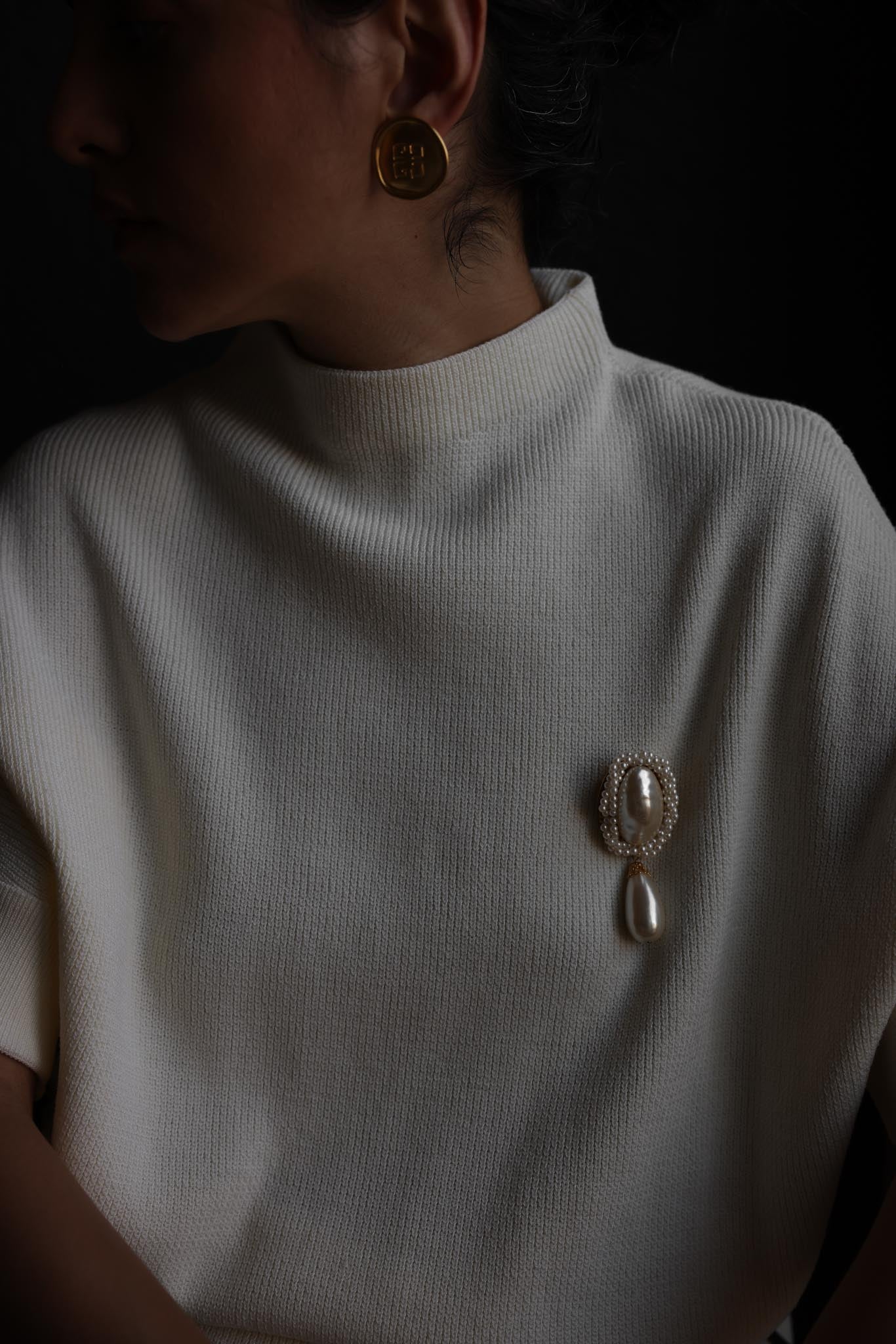 Faux Pearl Dangle Brooch