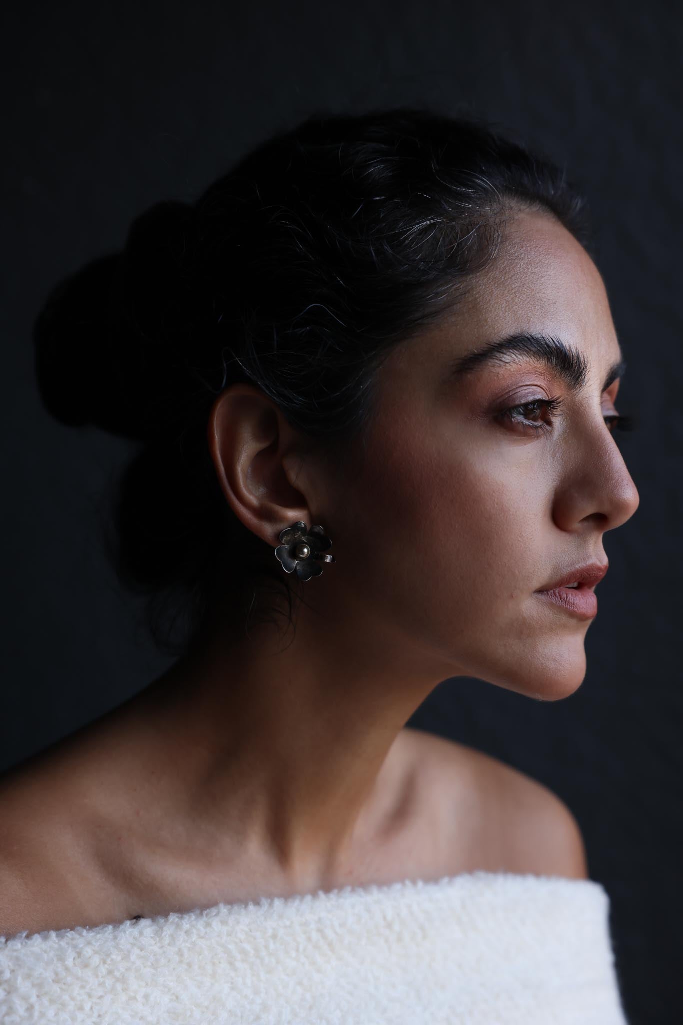 Silver Tone Bloom Screw-Back Earrings|Vintage Baazaar 