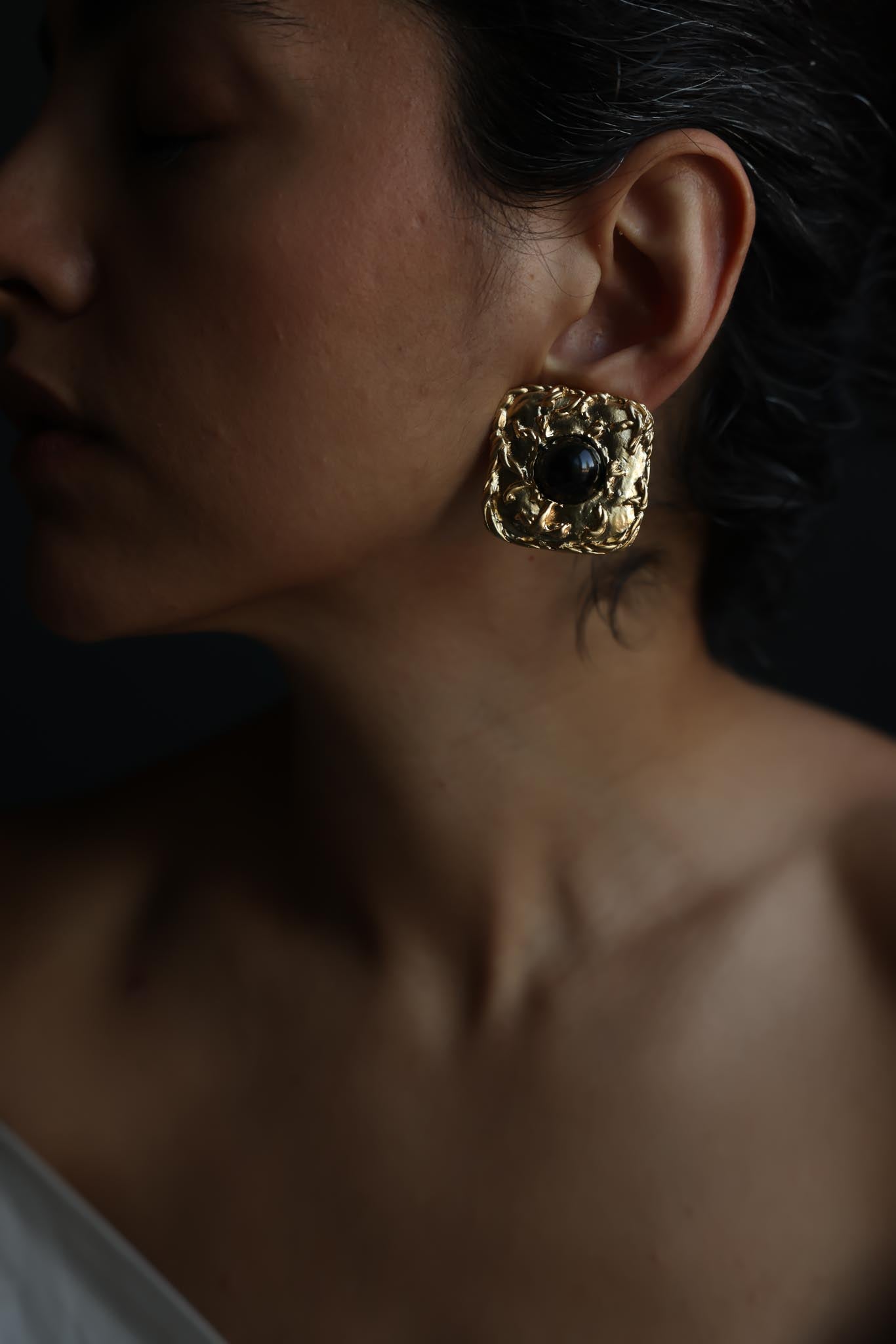 Square Gold Tone Black Cabochon Clip-On Earrings