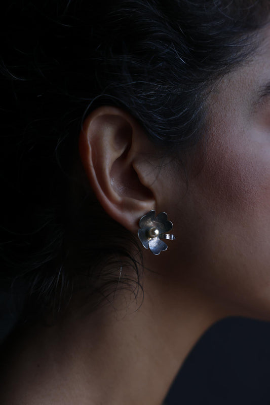 Silver Tone Bloom Screw-Back Earrings|Vintage Baazaar 