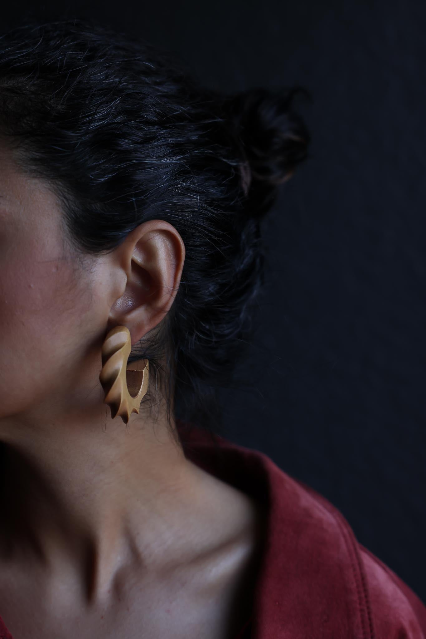 Carved Natural Elegance Earrings|Vintage Baazaar 