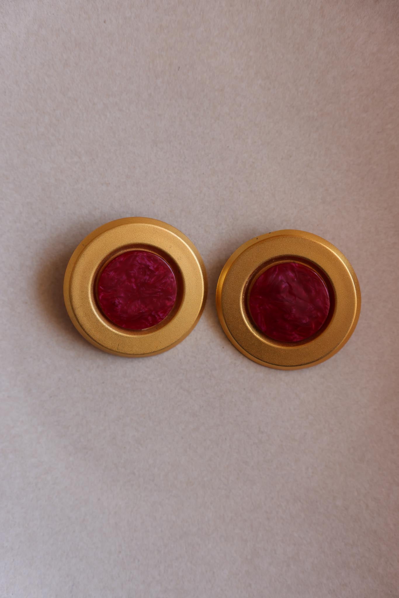 Bold Gold Clip-On Earrings with Marbled Red Center|Vintage Baazaar 