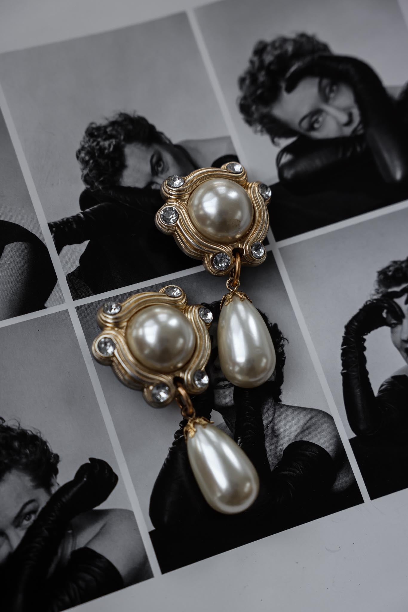 Golden Opulence Teardrop Earrings|Vintage Baazaar 