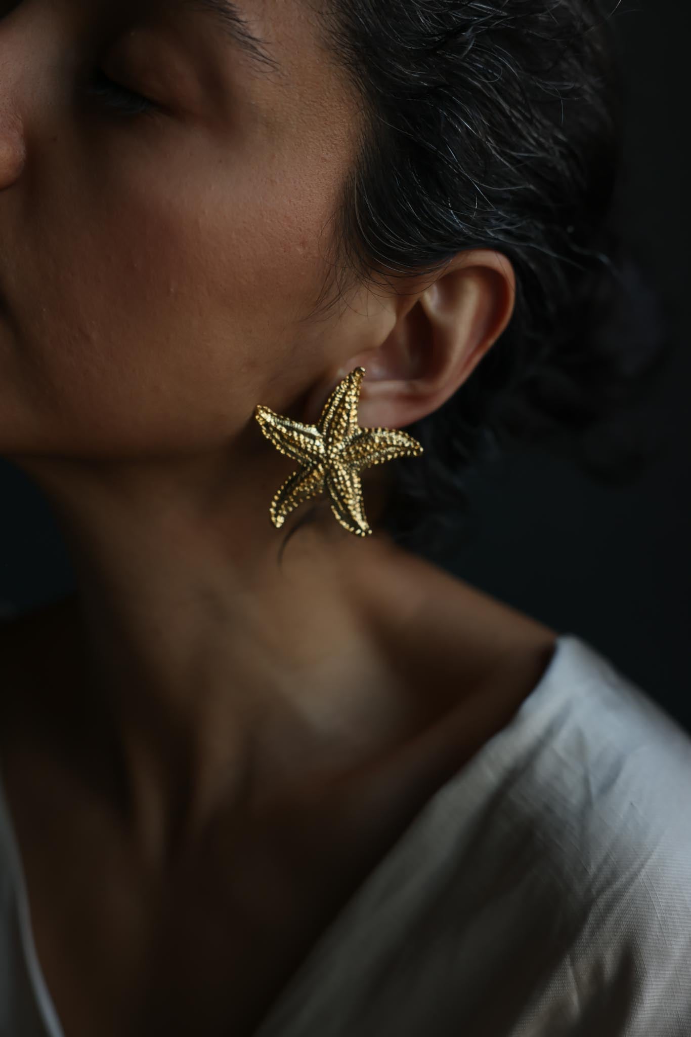 Textured Gold Tone Starfish Clip-On Earrings