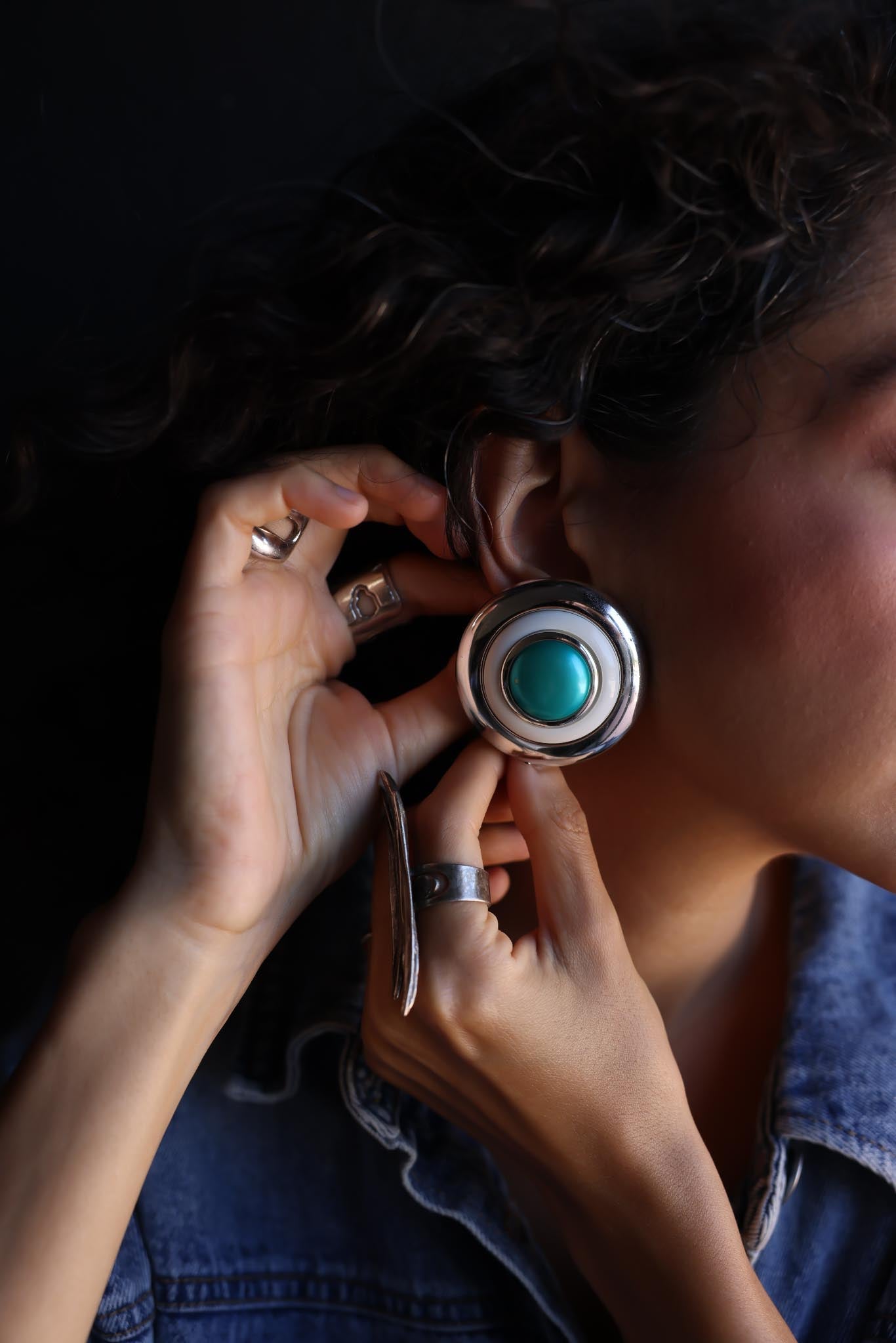Blue Center Circle Clip-On Earrings|Vintage Baazaar 