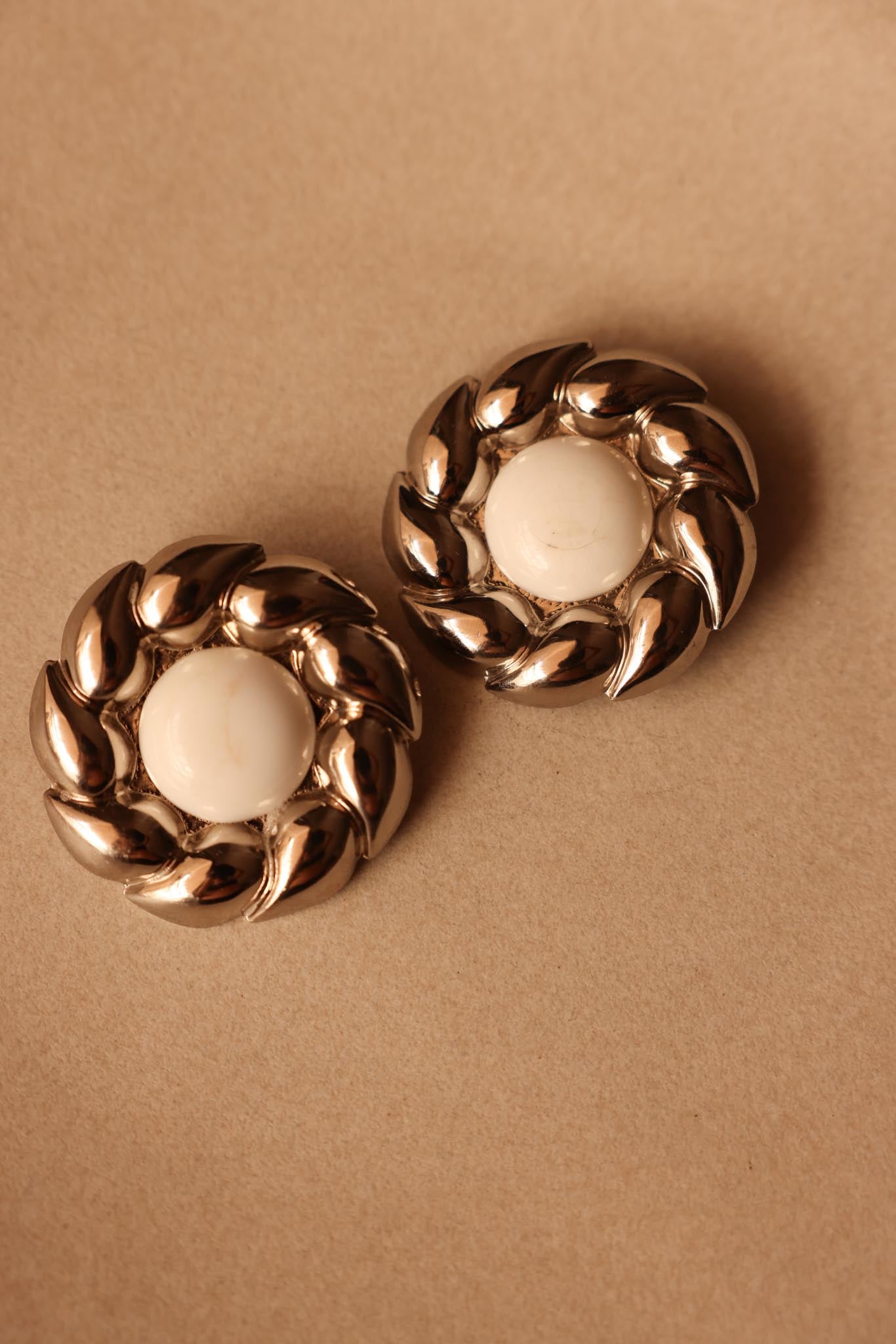 Silver Wreath Clip-On Earrings with White Centers|Vintage Baazaar 
