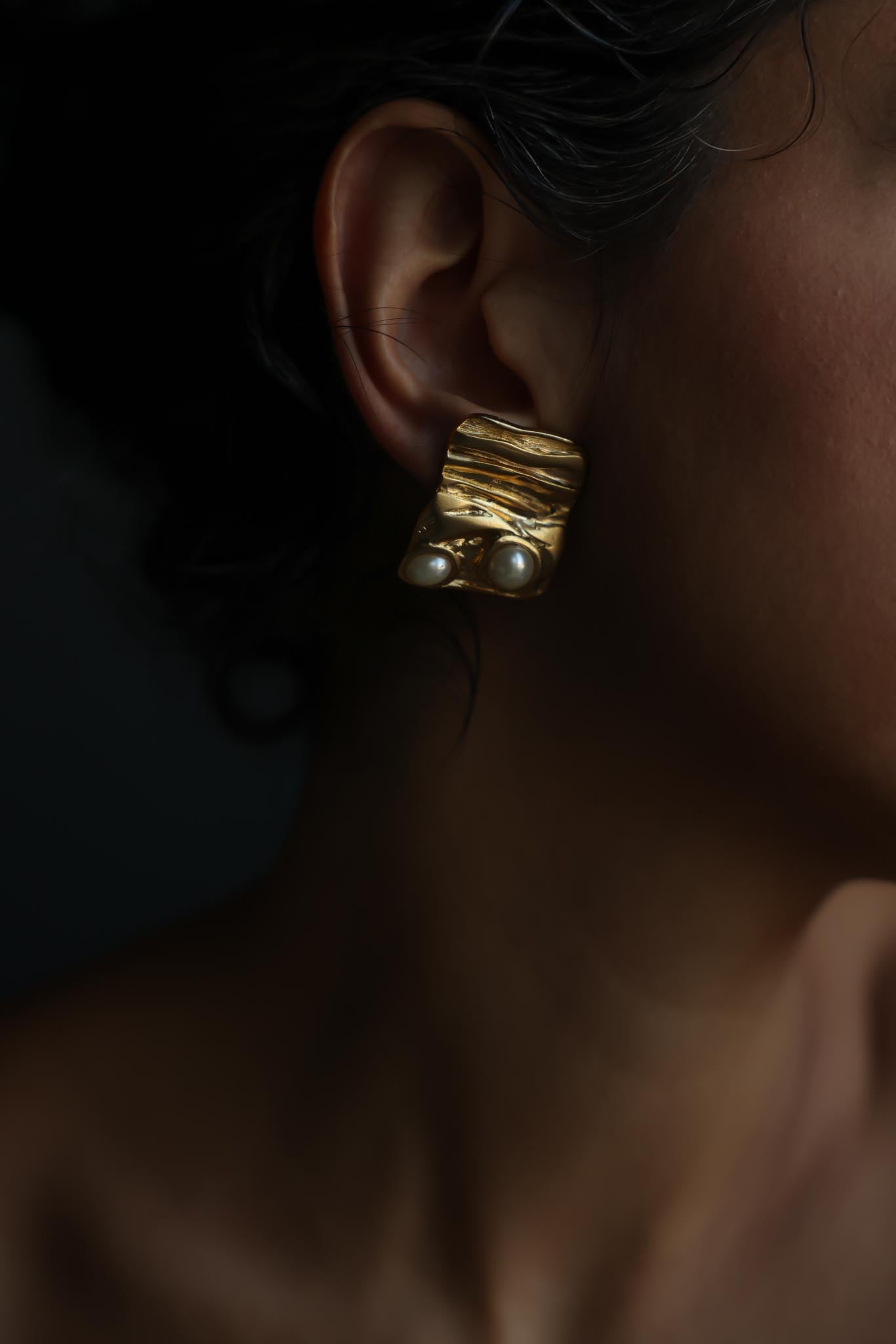 Square Matte Gold Faux Pearl Clip-On Earrings|Vintage Baazaar 