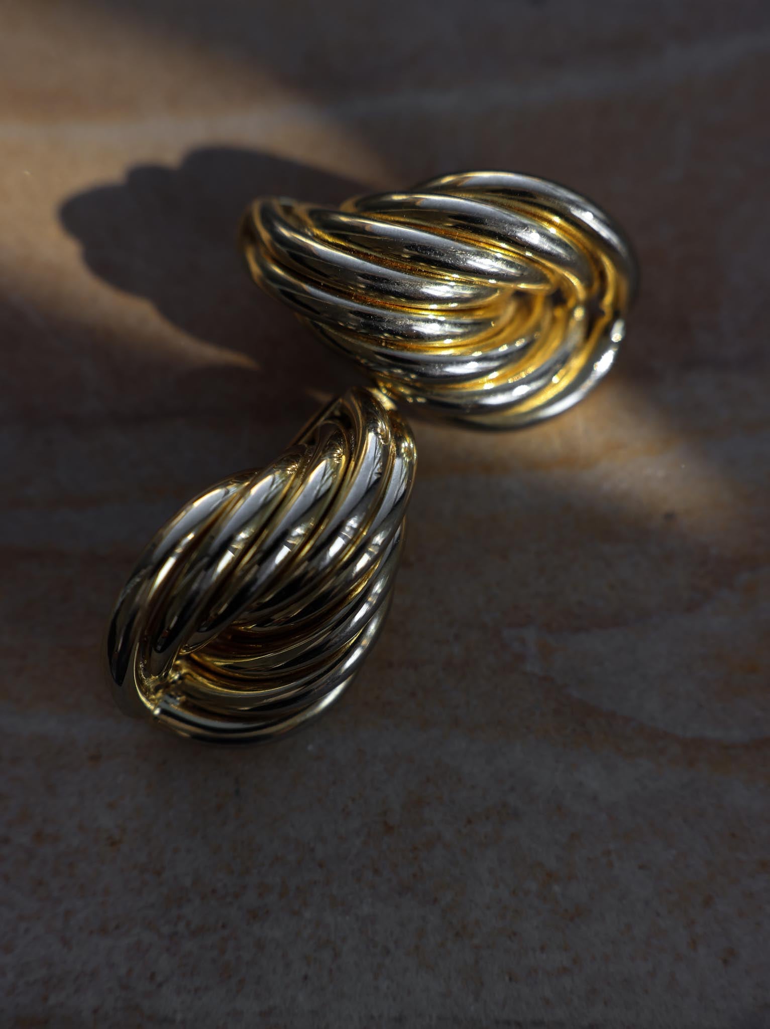 Golden Swirl Hoop Earrings|Vintage Baazaar 