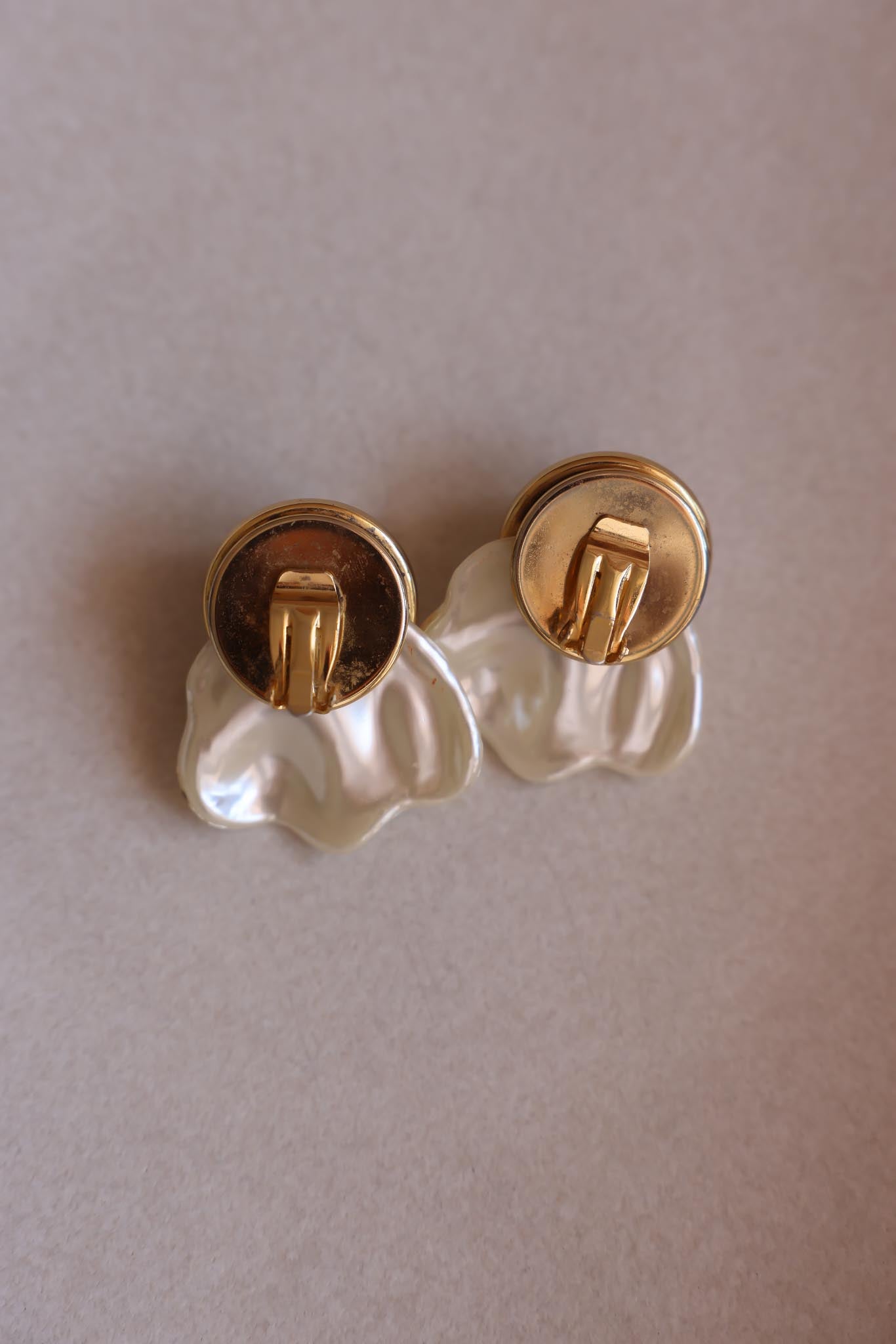 Crystal Dome Clip-On Earrings with Pearl-Like Petal Base|Vintage Baazaar 